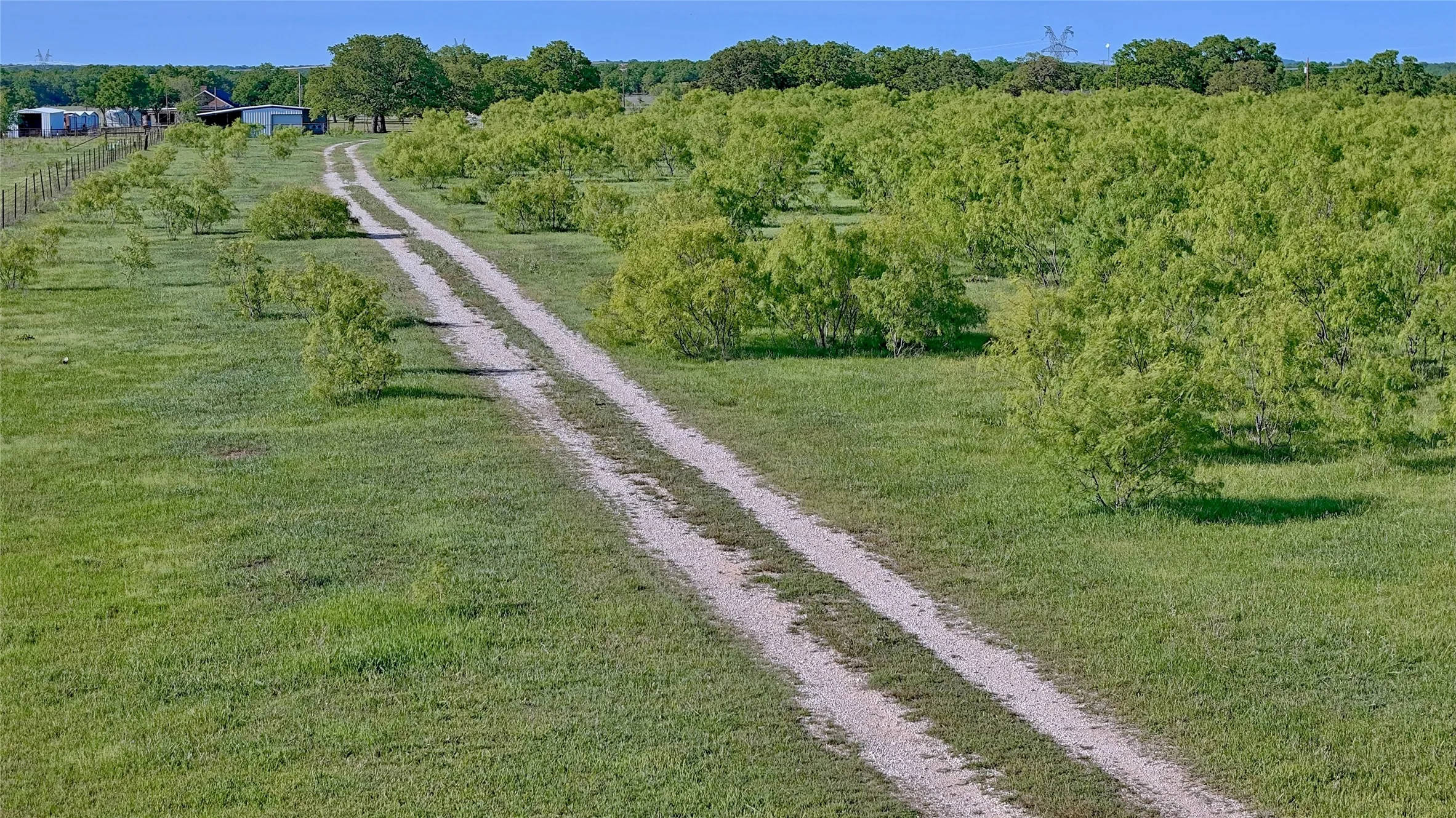 Single Family Residence For Sale in Montague County , 8791 State Hwy 59 S, Bowie, Texas 76230, 3 Bedroom, 3 Bathroom, 3 Garage spaces, 3,079 Sqft, built in 2000, mls#21102560, Real Estate Agent in Bowie, Homes For Sale in Montague county, Homes For Sale in Bowie, Realtor in Bowie Texas, Real Estate Brokerage Independent Realty Texas, Luminita Cordes Realtor