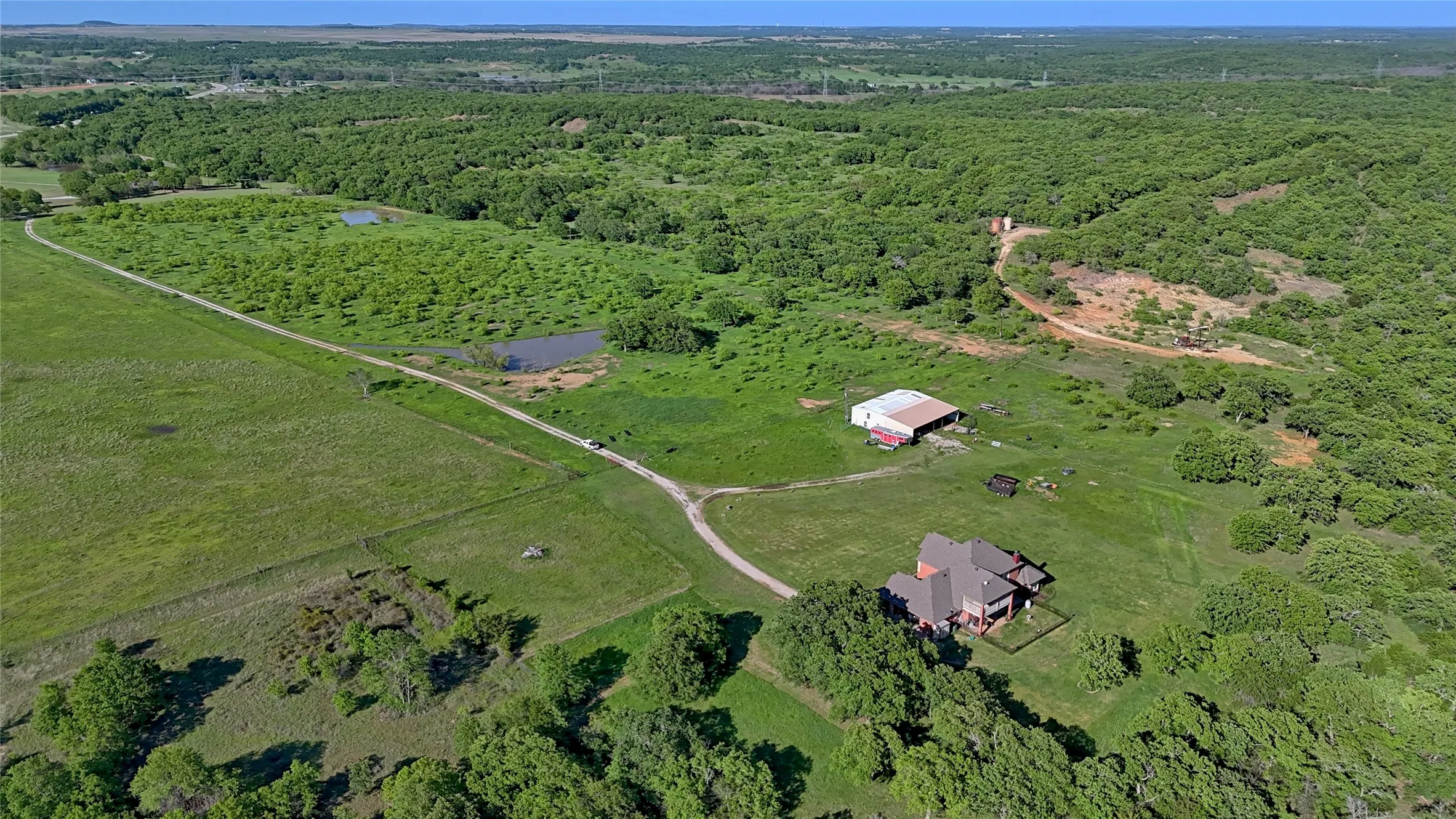 Single Family Residence For Sale in Montague County , 8791 State Hwy 59 S, Bowie, Texas 76230, 3 Bedroom, 3 Bathroom, 3 Garage spaces, 3,079 Sqft, built in 2000, mls#21102560, Real Estate Agent in Bowie, Homes For Sale in Montague county, Homes For Sale in Bowie, Realtor in Bowie Texas, Real Estate Brokerage Independent Realty Texas, Luminita Cordes Realtor