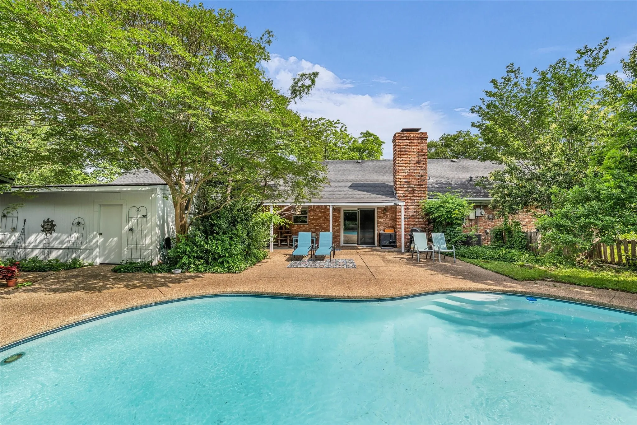 Single Family Residence For Sale in Mc Lennan County , 5601 Woodcastle Street, Waco, Texas 76710, 5 Bedroom, 3 Bathroom, 1 Garage spaces, 2,857 Sqft, built in 1962, mls#21102334, Real Estate Agent in Waco, Homes For Sale in Mc Lennan county, Homes For Sale in Waco, Realtor in Waco Texas, Real Estate Brokerage Independent Realty Texas, Luminita Cordes Realtor