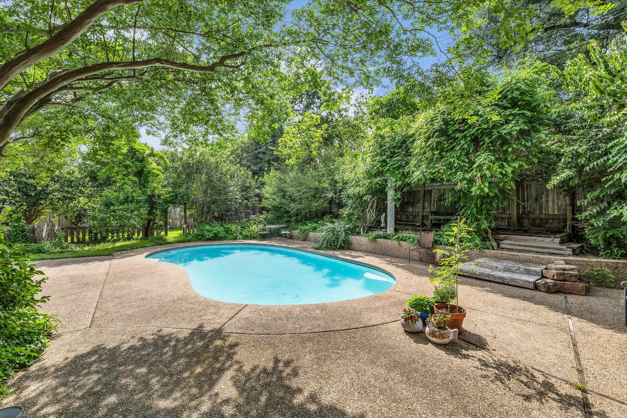 Single Family Residence For Sale in Mc Lennan County , 5601 Woodcastle Street, Waco, Texas 76710, 5 Bedroom, 3 Bathroom, 1 Garage spaces, 2,857 Sqft, built in 1962, mls#21102334, Real Estate Agent in Waco, Homes For Sale in Mc Lennan county, Homes For Sale in Waco, Realtor in Waco Texas, Real Estate Brokerage Independent Realty Texas, Luminita Cordes Realtor