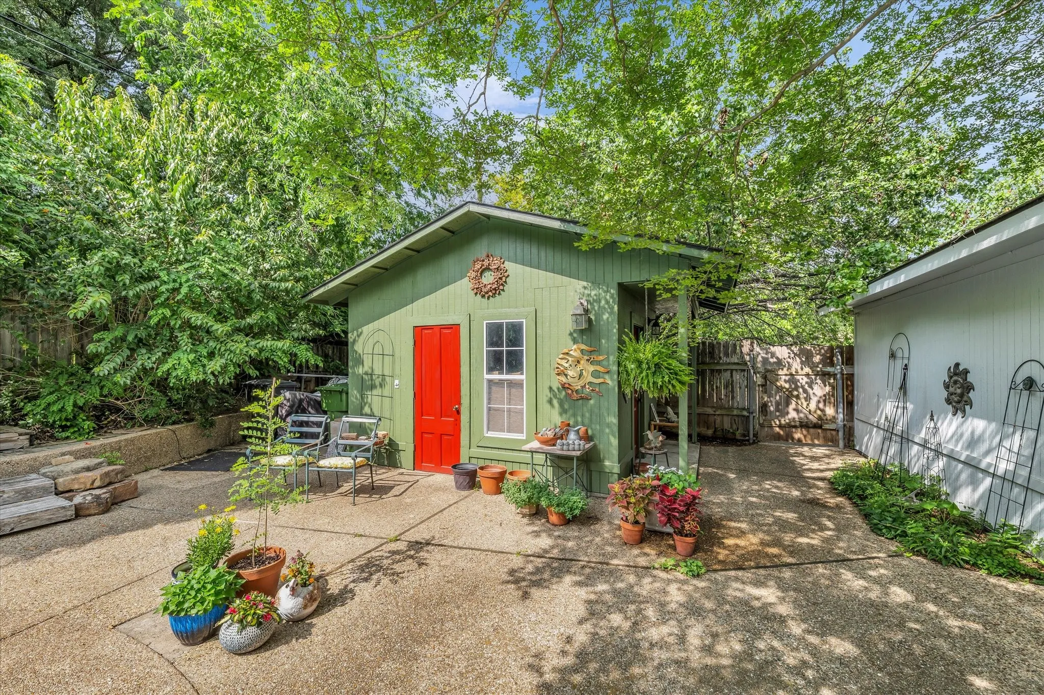Single Family Residence For Sale in Mc Lennan County , 5601 Woodcastle Street, Waco, Texas 76710, 5 Bedroom, 3 Bathroom, 1 Garage spaces, 2,857 Sqft, built in 1962, mls#21102334, Real Estate Agent in Waco, Homes For Sale in Mc Lennan county, Homes For Sale in Waco, Realtor in Waco Texas, Real Estate Brokerage Independent Realty Texas, Luminita Cordes Realtor