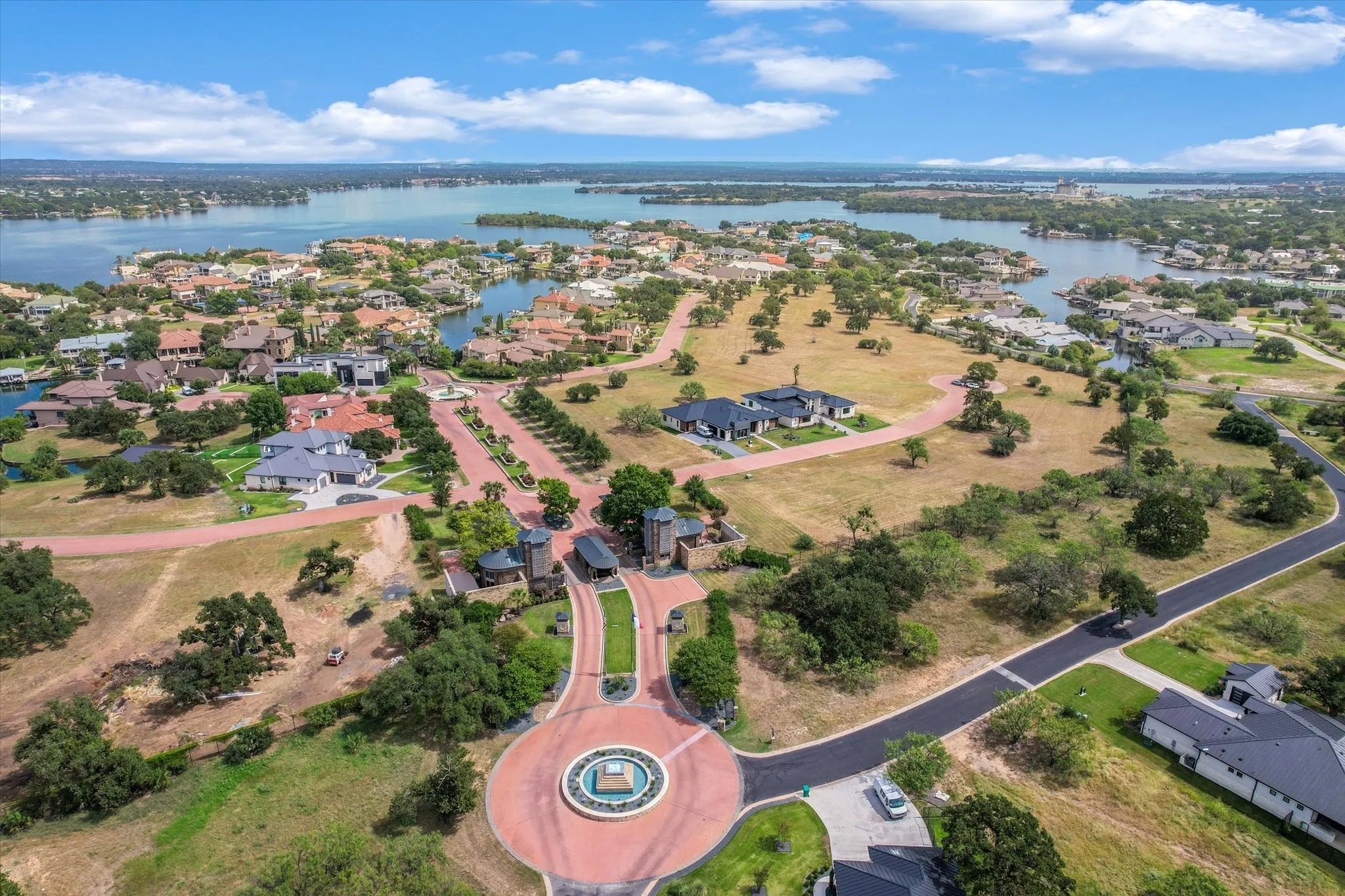 Single Family Residence For Sale in Llano County , 109 Island Court, Horseshoe Bay, Texas 78657, 4 Bedroom, 5 Bathroom, 3 Garage spaces, 3,637 Sqft, built in 2024, New Construction - Complete, mls#21102441, Real Estate Agent in Horseshoe Bay, Homes For Sale in Llano county, Homes For Sale in Horseshoe Bay, Realtor in Horseshoe Bay Texas, Real Estate Brokerage Independent Realty Texas, Luminita Cordes Realtor
