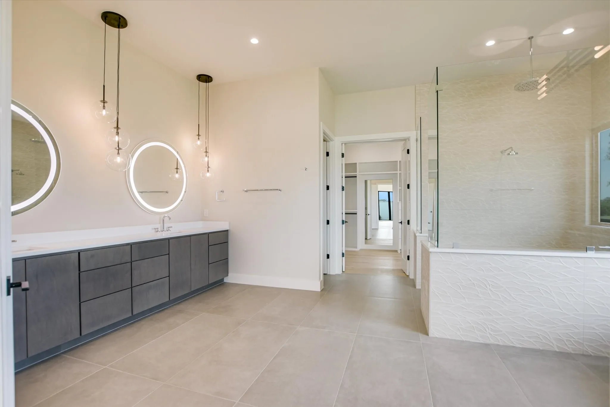 Single Family Residence For Sale in Llano County , 109 Island Court, Horseshoe Bay, Texas 78657, 4 Bedroom, 5 Bathroom, 3 Garage spaces, 3,637 Sqft, built in 2024, New Construction - Complete, mls#21102441, Real Estate Agent in Horseshoe Bay, Homes For Sale in Llano county, Homes For Sale in Horseshoe Bay, Realtor in Horseshoe Bay Texas, Real Estate Brokerage Independent Realty Texas, Luminita Cordes Realtor