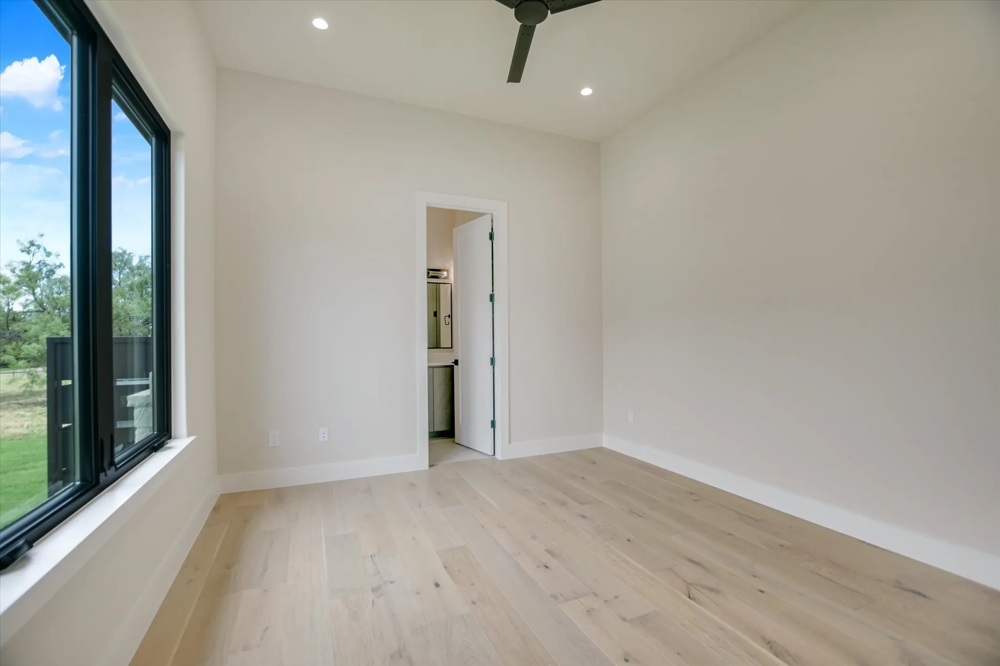 Single Family Residence For Sale in Llano County , 109 Island Court, Horseshoe Bay, Texas 78657, 4 Bedroom, 5 Bathroom, 3 Garage spaces, 3,637 Sqft, built in 2024, New Construction - Complete, mls#21102441, Real Estate Agent in Horseshoe Bay, Homes For Sale in Llano county, Homes For Sale in Horseshoe Bay, Realtor in Horseshoe Bay Texas, Real Estate Brokerage Independent Realty Texas, Luminita Cordes Realtor