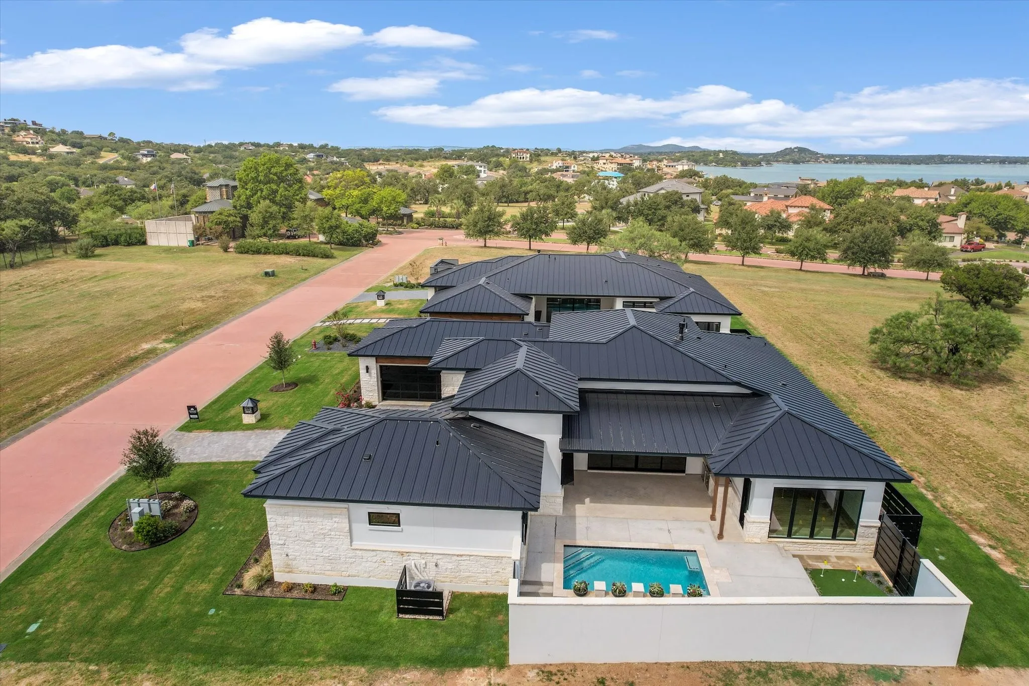 Single Family Residence For Sale in Llano County , 109 Island Court, Horseshoe Bay, Texas 78657, 4 Bedroom, 5 Bathroom, 3 Garage spaces, 3,637 Sqft, built in 2024, New Construction - Complete, mls#21102441, Real Estate Agent in Horseshoe Bay, Homes For Sale in Llano county, Homes For Sale in Horseshoe Bay, Realtor in Horseshoe Bay Texas, Real Estate Brokerage Independent Realty Texas, Luminita Cordes Realtor
