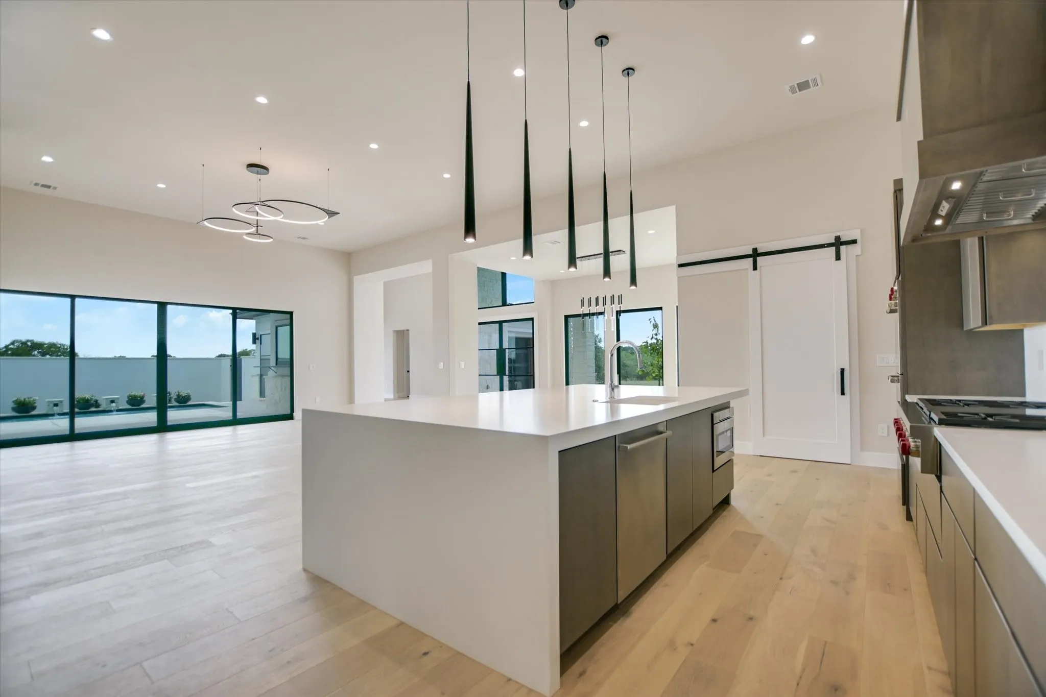 Single Family Residence For Sale in Llano County , 109 Island Court, Horseshoe Bay, Texas 78657, 4 Bedroom, 5 Bathroom, 3 Garage spaces, 3,637 Sqft, built in 2024, New Construction - Complete, mls#21102441, Real Estate Agent in Horseshoe Bay, Homes For Sale in Llano county, Homes For Sale in Horseshoe Bay, Realtor in Horseshoe Bay Texas, Real Estate Brokerage Independent Realty Texas, Luminita Cordes Realtor