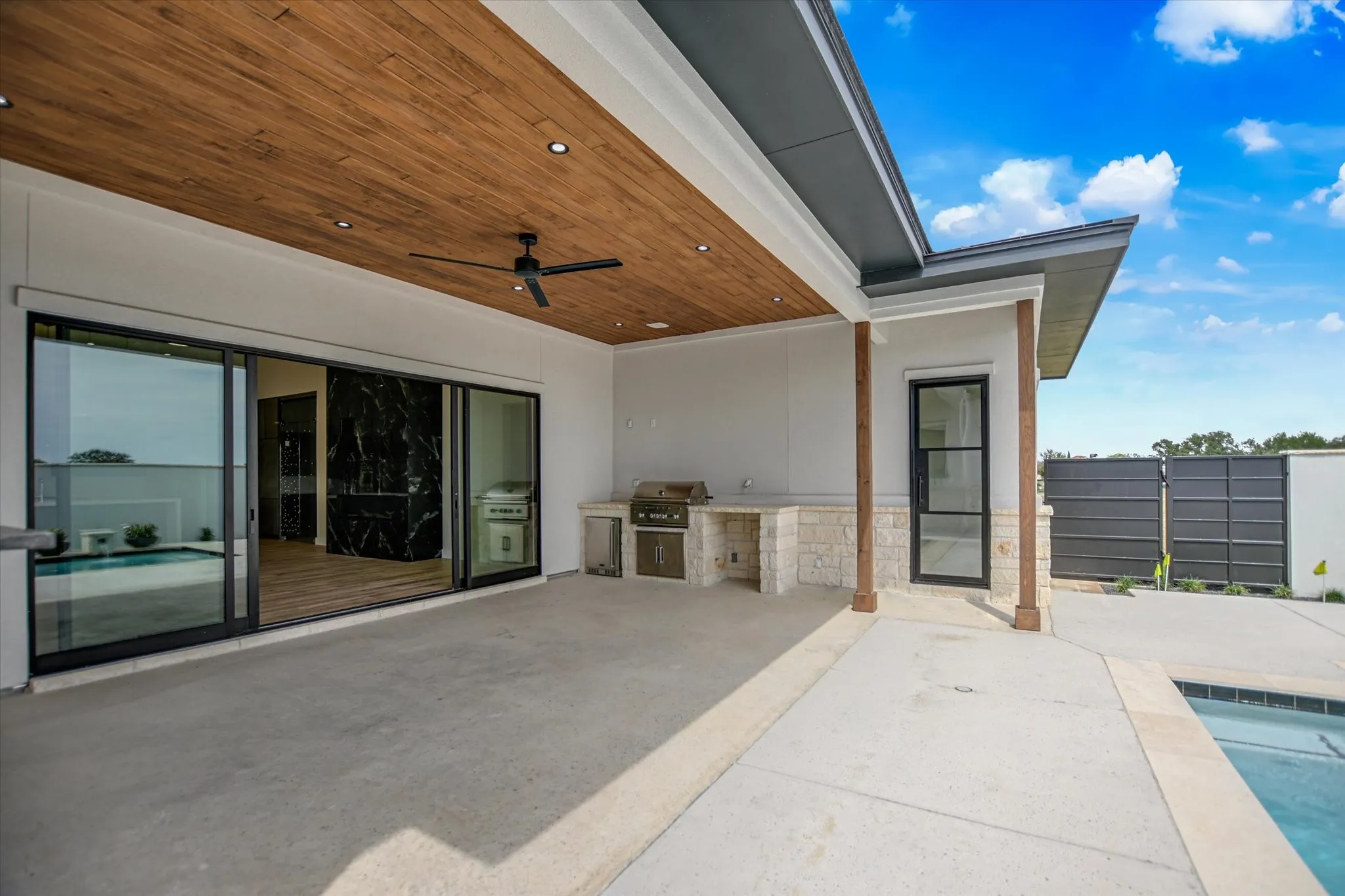 Single Family Residence For Sale in Llano County , 109 Island Court, Horseshoe Bay, Texas 78657, 4 Bedroom, 5 Bathroom, 3 Garage spaces, 3,637 Sqft, built in 2024, New Construction - Complete, mls#21102441, Real Estate Agent in Horseshoe Bay, Homes For Sale in Llano county, Homes For Sale in Horseshoe Bay, Realtor in Horseshoe Bay Texas, Real Estate Brokerage Independent Realty Texas, Luminita Cordes Realtor