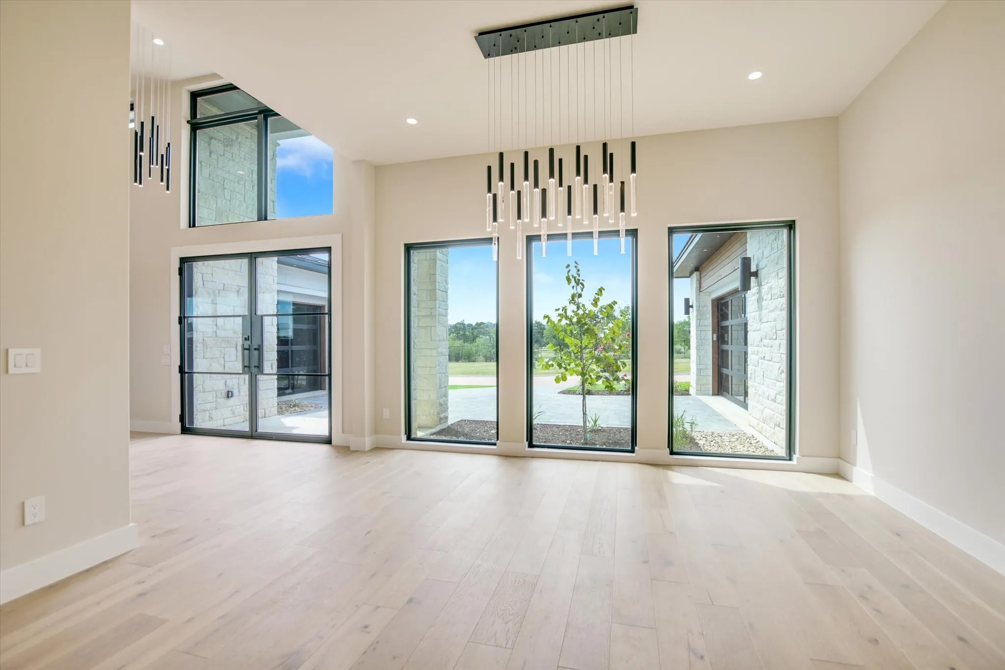 Single Family Residence For Sale in Llano County , 109 Island Court, Horseshoe Bay, Texas 78657, 4 Bedroom, 5 Bathroom, 3 Garage spaces, 3,637 Sqft, built in 2024, New Construction - Complete, mls#21102441, Real Estate Agent in Horseshoe Bay, Homes For Sale in Llano county, Homes For Sale in Horseshoe Bay, Realtor in Horseshoe Bay Texas, Real Estate Brokerage Independent Realty Texas, Luminita Cordes Realtor