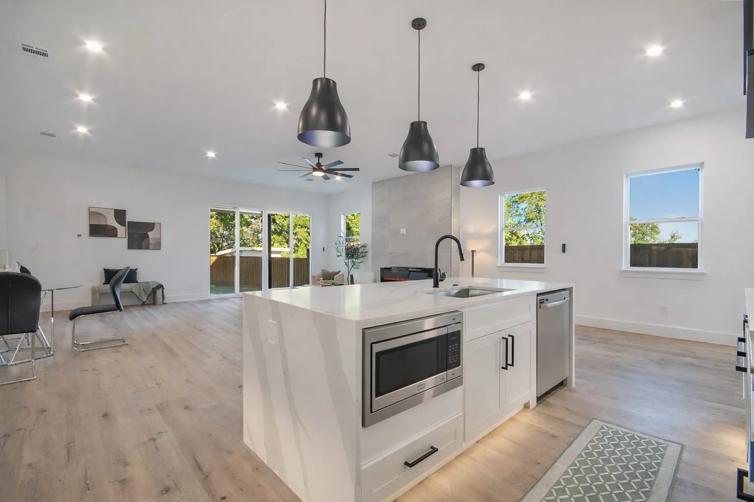 Single Family Residence For Sale in Dallas County , 2005 Hearne Avenue, Dallas, Texas 75212, 4 Bedroom, 5 Bathroom, 2 Garage spaces, 2,894 Sqft, built in 2026, New Construction - Incomplete, mls#21102774, Real Estate Agent in Dallas, Homes For Sale in Dallas county, Homes For Sale in Dallas, Realtor in Dallas Texas, Real Estate Brokerage Independent Realty Texas, Luminita Cordes Realtor