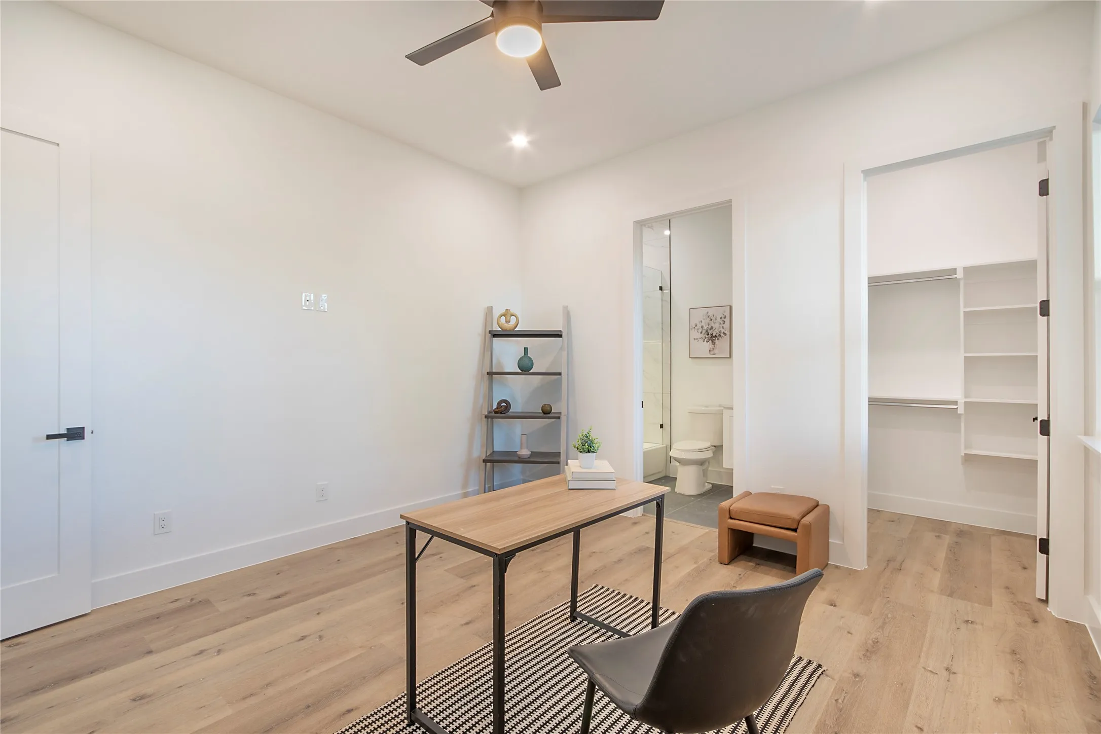 Single Family Residence For Sale in Dallas County , 2005 Hearne Avenue, Dallas, Texas 75212, 4 Bedroom, 5 Bathroom, 2 Garage spaces, 2,894 Sqft, built in 2026, New Construction - Incomplete, mls#21102774, Real Estate Agent in Dallas, Homes For Sale in Dallas county, Homes For Sale in Dallas, Realtor in Dallas Texas, Real Estate Brokerage Independent Realty Texas, Luminita Cordes Realtor
