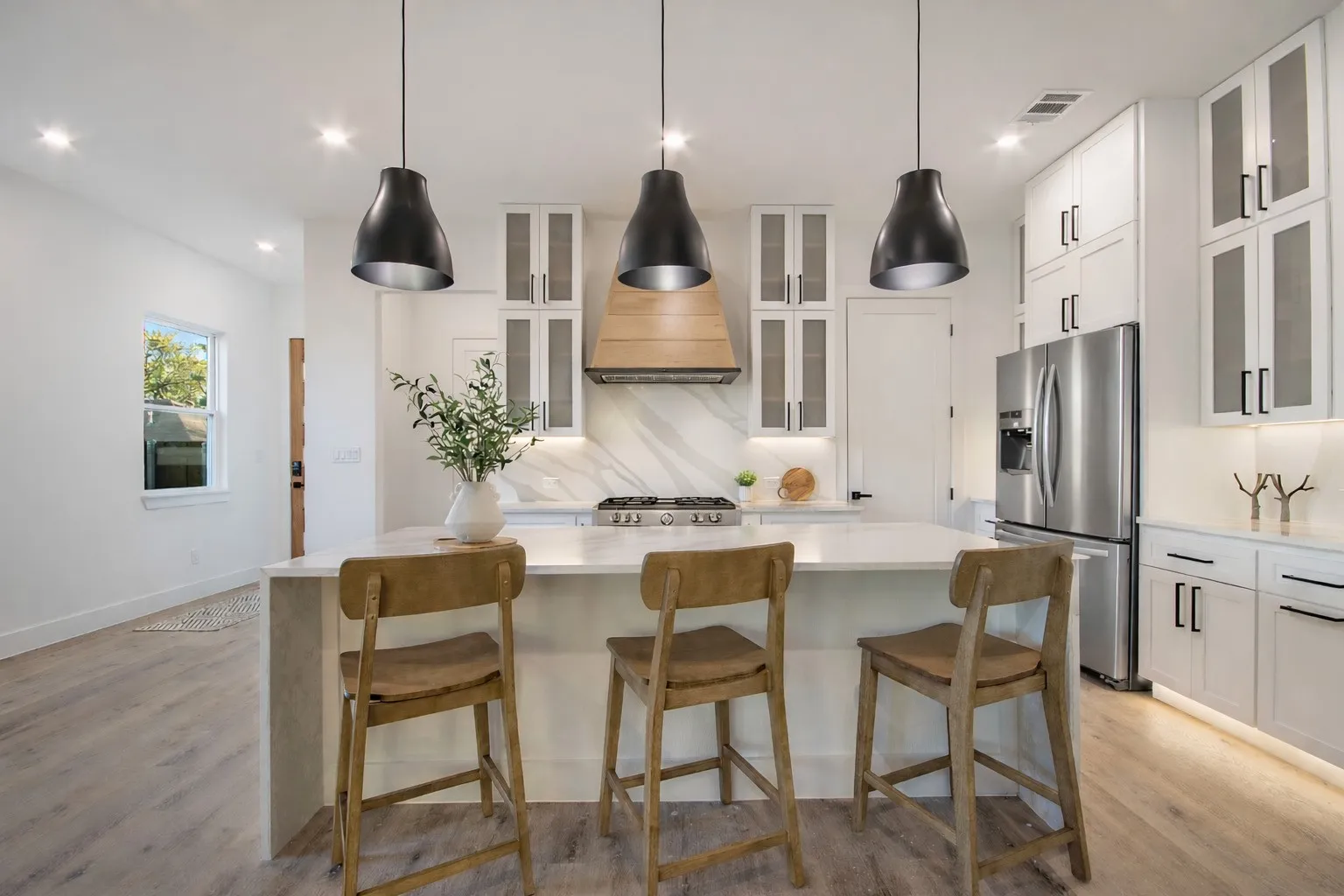 Single Family Residence For Sale in Dallas County , 2005 Hearne Avenue, Dallas, Texas 75212, 4 Bedroom, 5 Bathroom, 2 Garage spaces, 2,894 Sqft, built in 2026, New Construction - Incomplete, mls#21102774, Real Estate Agent in Dallas, Homes For Sale in Dallas county, Homes For Sale in Dallas, Realtor in Dallas Texas, Real Estate Brokerage Independent Realty Texas, Luminita Cordes Realtor