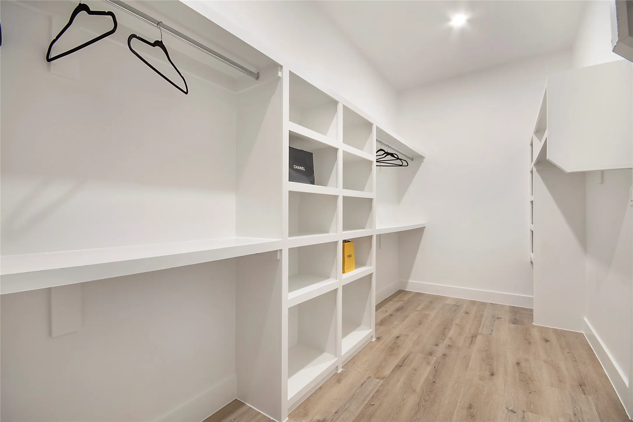Single Family Residence For Sale in Dallas County , 2005 Hearne Avenue, Dallas, Texas 75212, 4 Bedroom, 5 Bathroom, 2 Garage spaces, 2,894 Sqft, built in 2026, New Construction - Incomplete, mls#21102774, Real Estate Agent in Dallas, Homes For Sale in Dallas county, Homes For Sale in Dallas, Realtor in Dallas Texas, Real Estate Brokerage Independent Realty Texas, Luminita Cordes Realtor