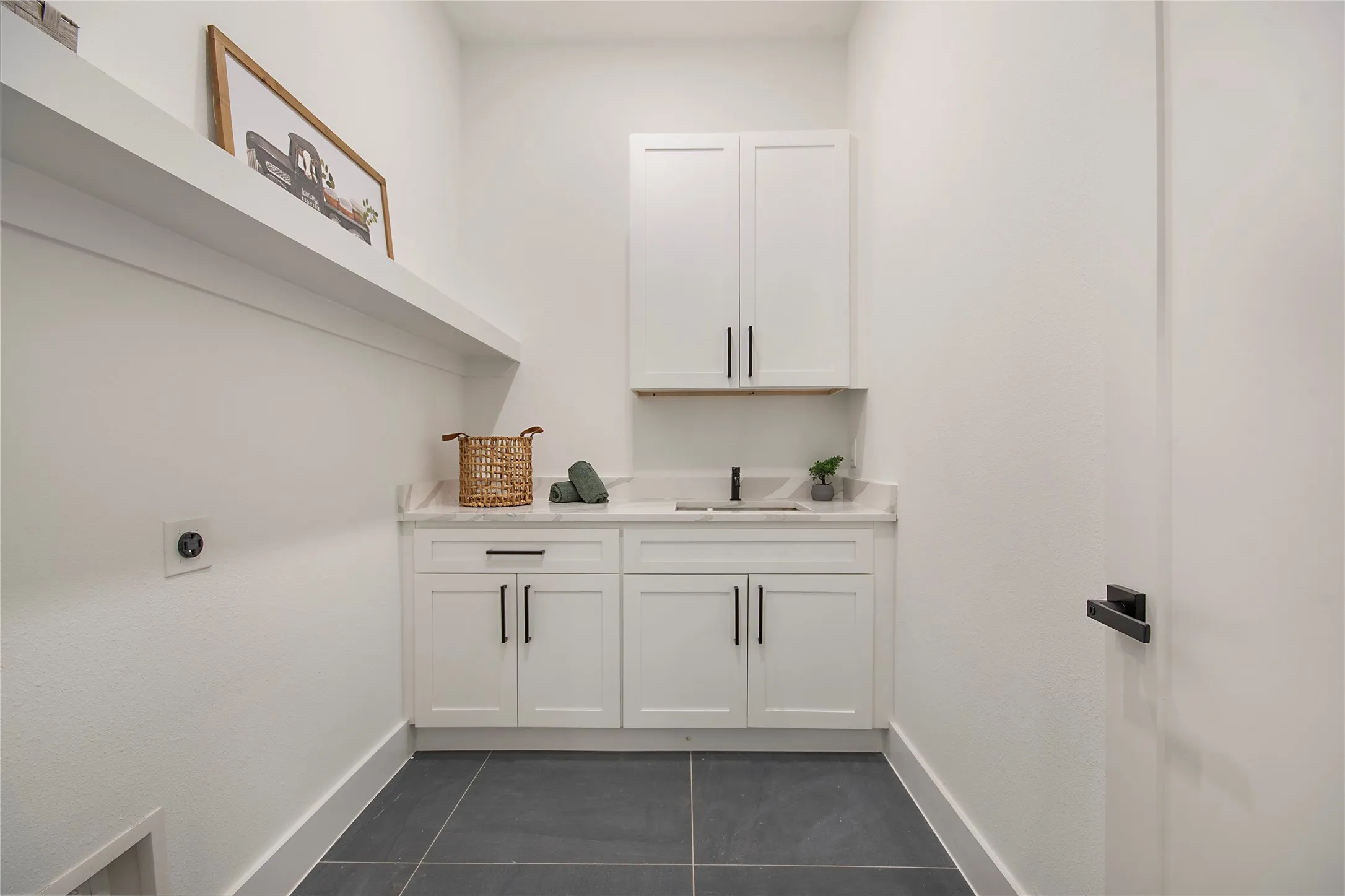 Single Family Residence For Sale in Dallas County , 2005 Hearne Avenue, Dallas, Texas 75212, 4 Bedroom, 5 Bathroom, 2 Garage spaces, 2,894 Sqft, built in 2026, New Construction - Incomplete, mls#21102774, Real Estate Agent in Dallas, Homes For Sale in Dallas county, Homes For Sale in Dallas, Realtor in Dallas Texas, Real Estate Brokerage Independent Realty Texas, Luminita Cordes Realtor