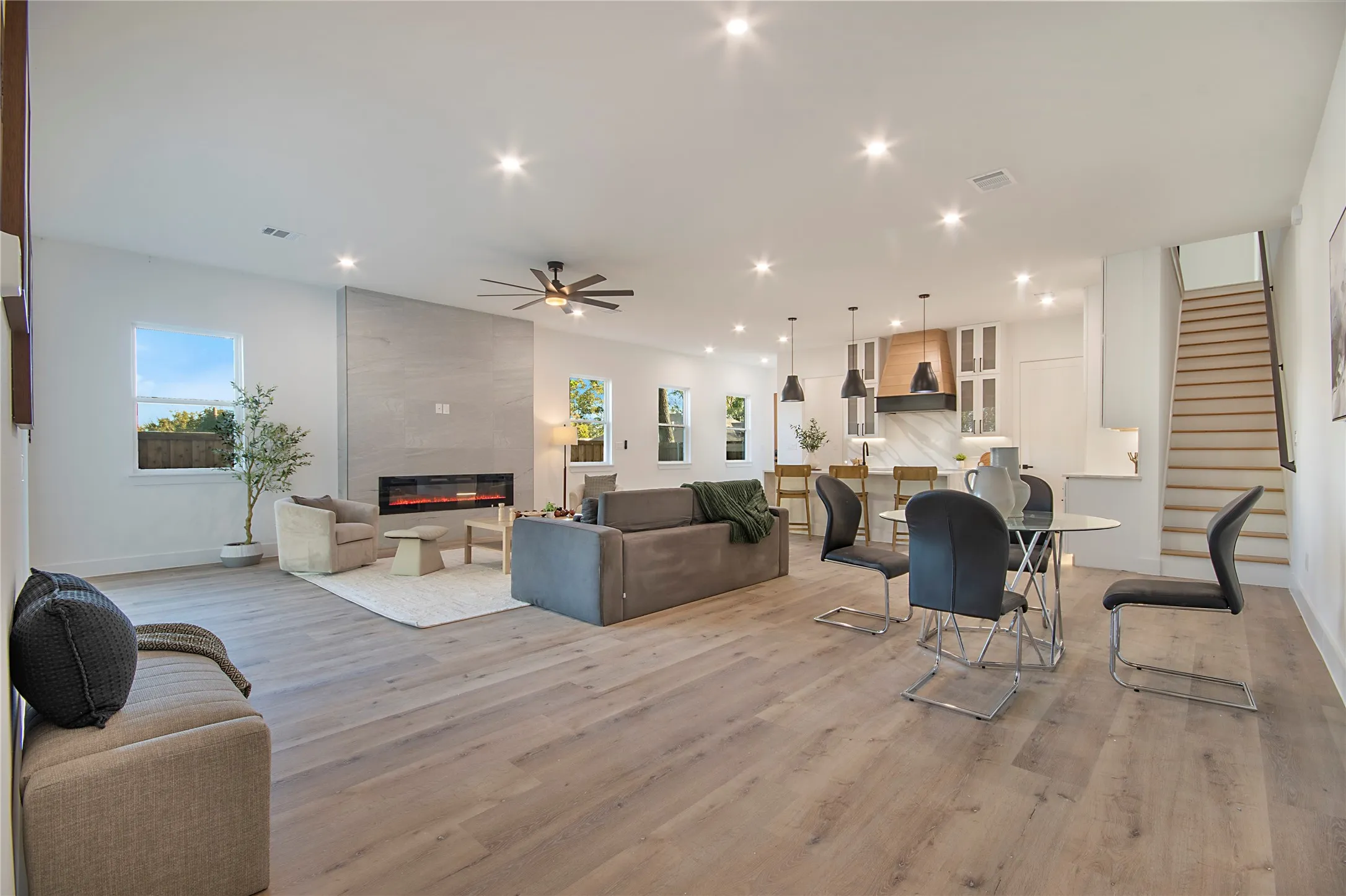 Single Family Residence For Sale in Dallas County , 2005 Hearne Avenue, Dallas, Texas 75212, 4 Bedroom, 5 Bathroom, 2 Garage spaces, 2,894 Sqft, built in 2026, New Construction - Incomplete, mls#21102774, Real Estate Agent in Dallas, Homes For Sale in Dallas county, Homes For Sale in Dallas, Realtor in Dallas Texas, Real Estate Brokerage Independent Realty Texas, Luminita Cordes Realtor