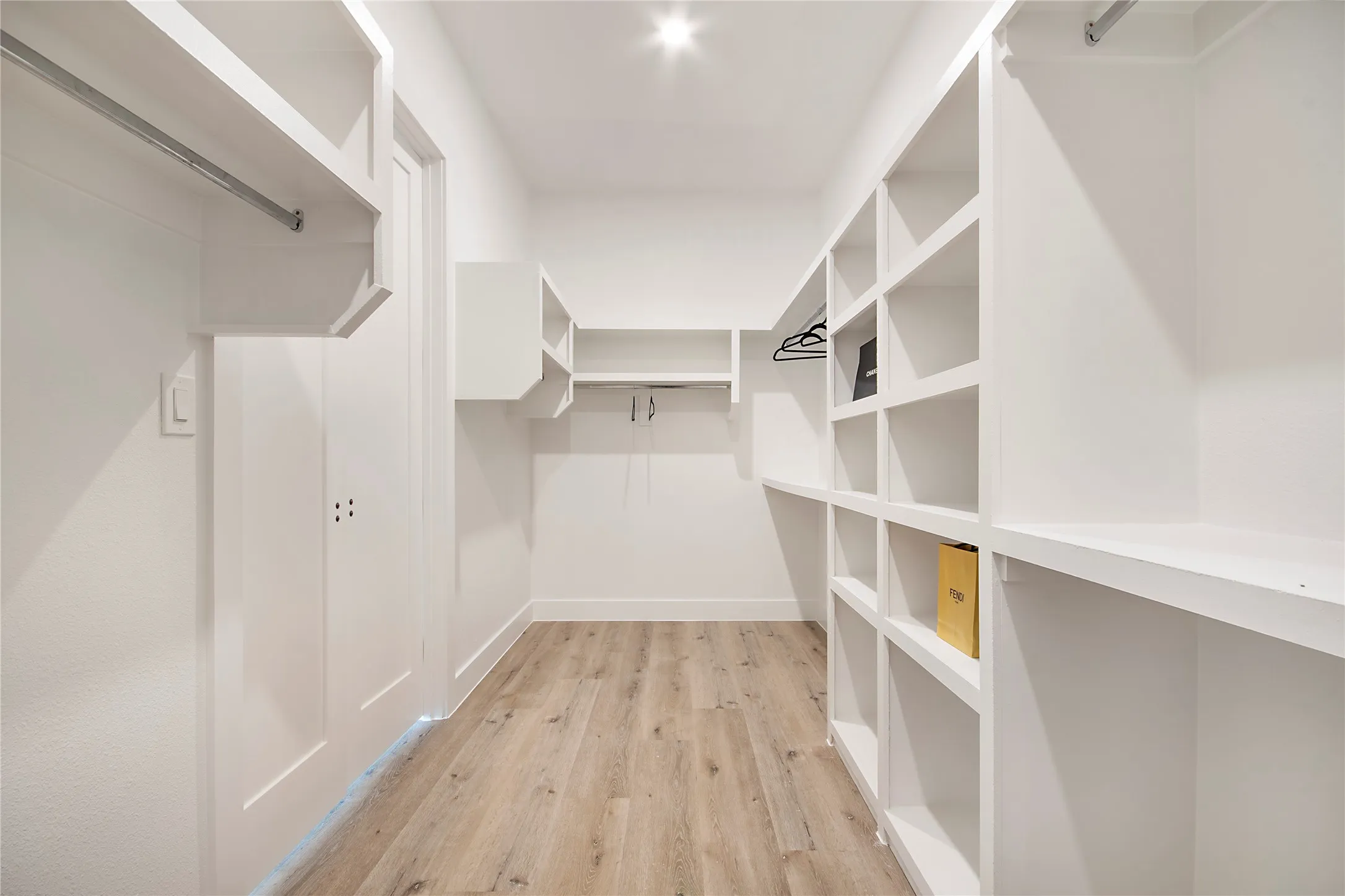 Single Family Residence For Sale in Dallas County , 2005 Hearne Avenue, Dallas, Texas 75212, 4 Bedroom, 5 Bathroom, 2 Garage spaces, 2,894 Sqft, built in 2026, New Construction - Incomplete, mls#21102774, Real Estate Agent in Dallas, Homes For Sale in Dallas county, Homes For Sale in Dallas, Realtor in Dallas Texas, Real Estate Brokerage Independent Realty Texas, Luminita Cordes Realtor