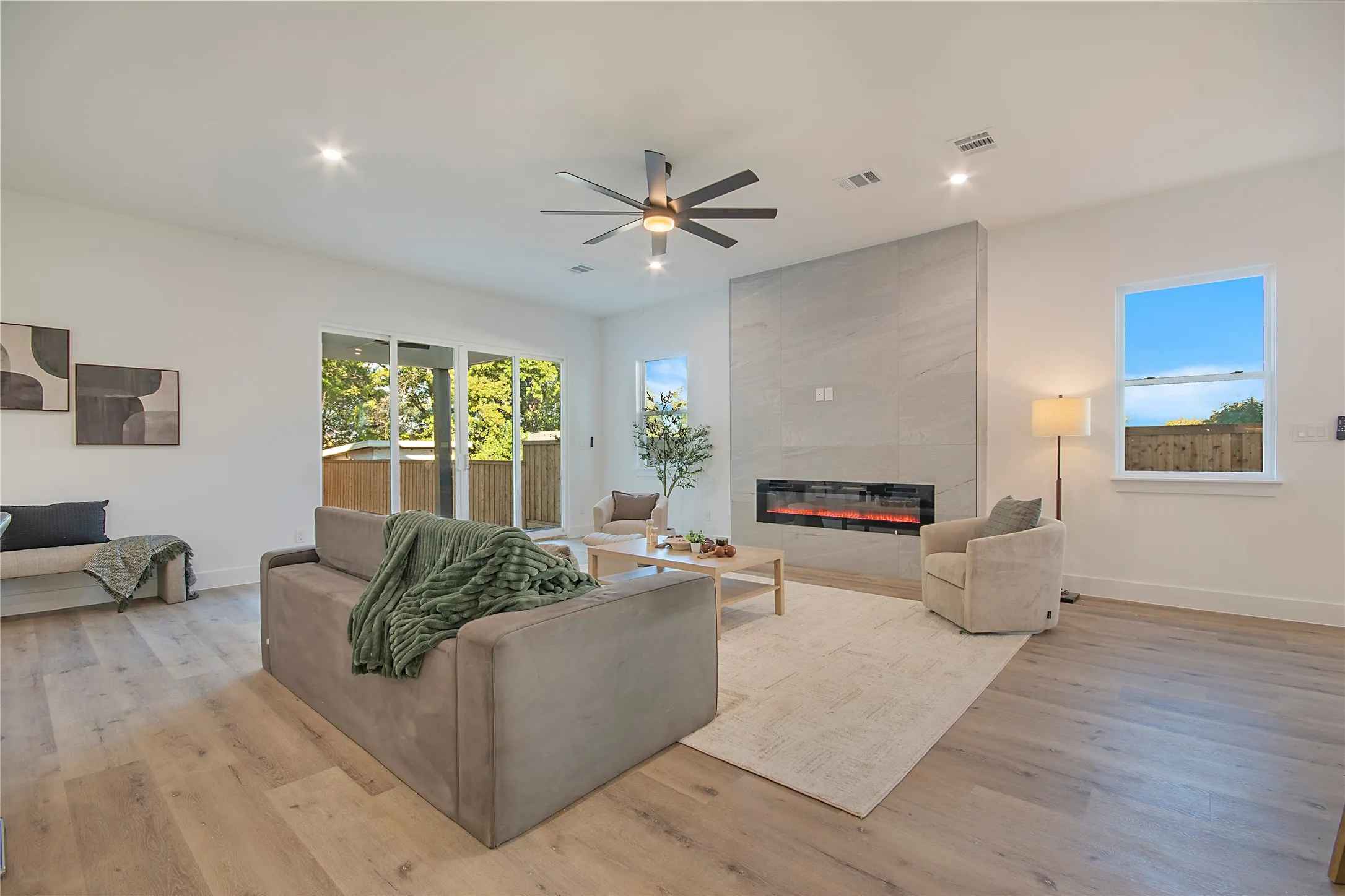 Single Family Residence For Sale in Dallas County , 2005 Hearne Avenue, Dallas, Texas 75212, 4 Bedroom, 5 Bathroom, 2 Garage spaces, 2,894 Sqft, built in 2026, New Construction - Incomplete, mls#21102774, Real Estate Agent in Dallas, Homes For Sale in Dallas county, Homes For Sale in Dallas, Realtor in Dallas Texas, Real Estate Brokerage Independent Realty Texas, Luminita Cordes Realtor