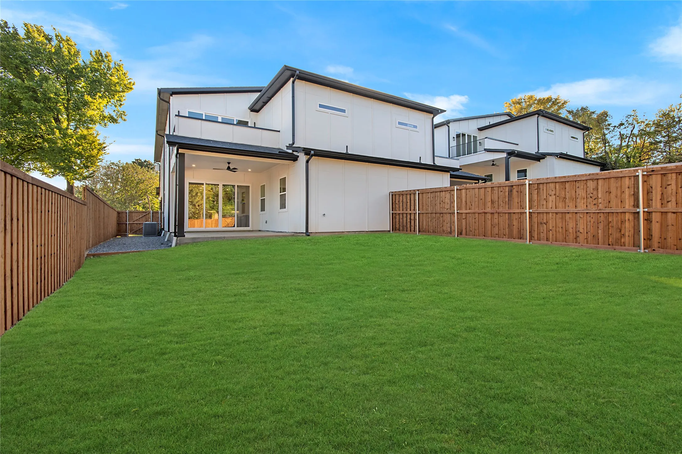 Single Family Residence For Sale in Dallas County , 2005 Hearne Avenue, Dallas, Texas 75212, 4 Bedroom, 5 Bathroom, 2 Garage spaces, 2,894 Sqft, built in 2026, New Construction - Incomplete, mls#21102774, Real Estate Agent in Dallas, Homes For Sale in Dallas county, Homes For Sale in Dallas, Realtor in Dallas Texas, Real Estate Brokerage Independent Realty Texas, Luminita Cordes Realtor