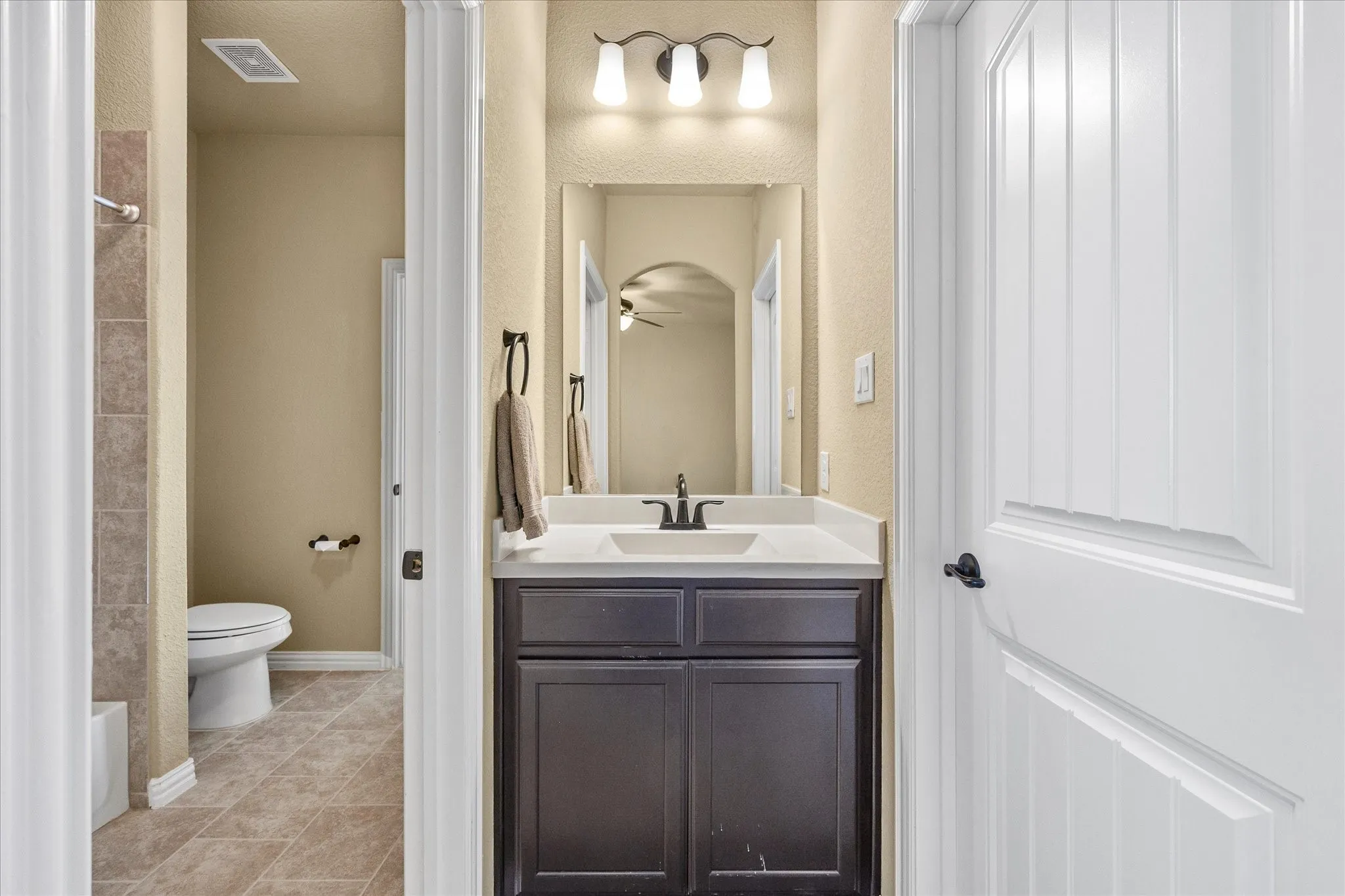 Jack and Jill bath includes walk in closet