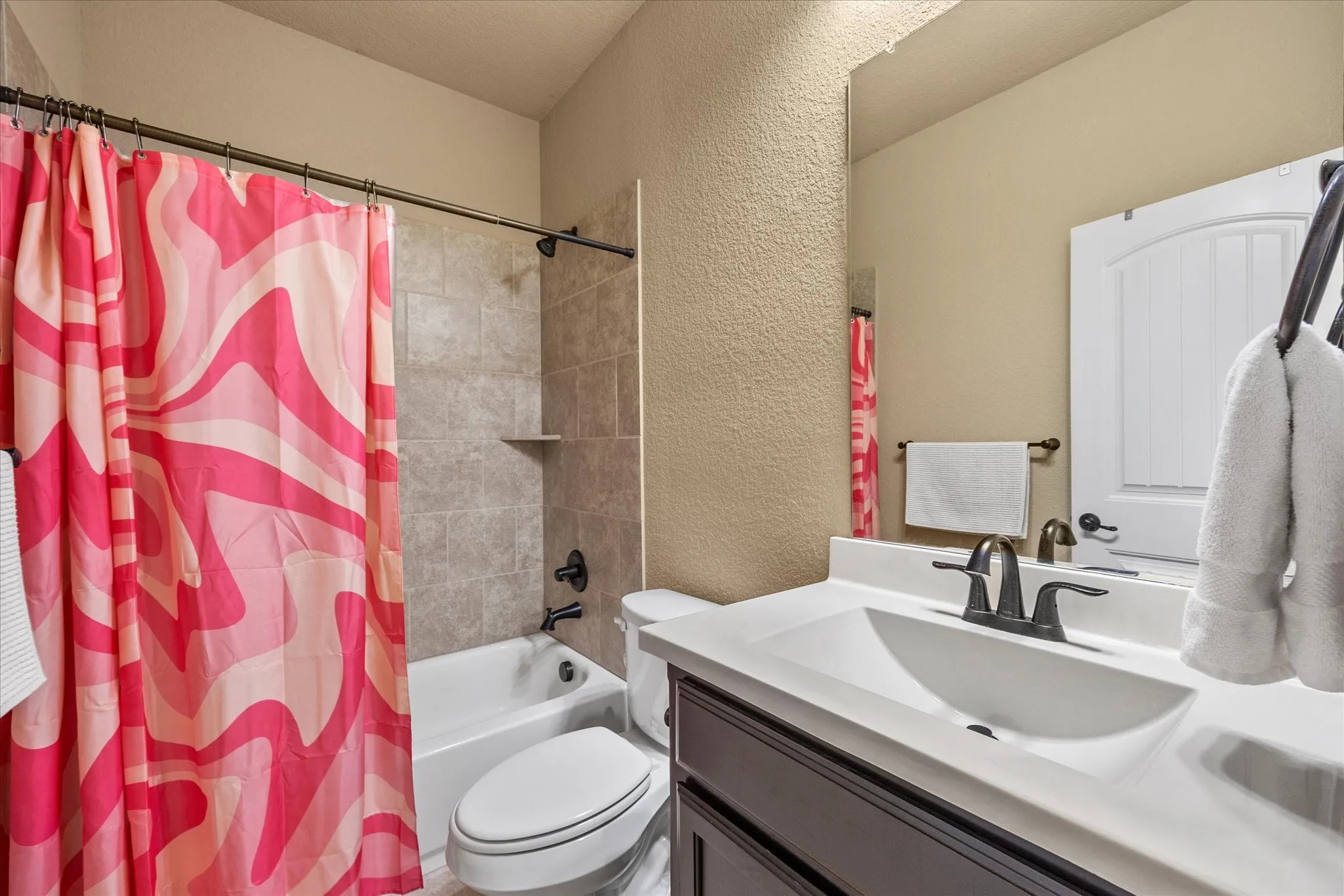 Auxiliary full bath