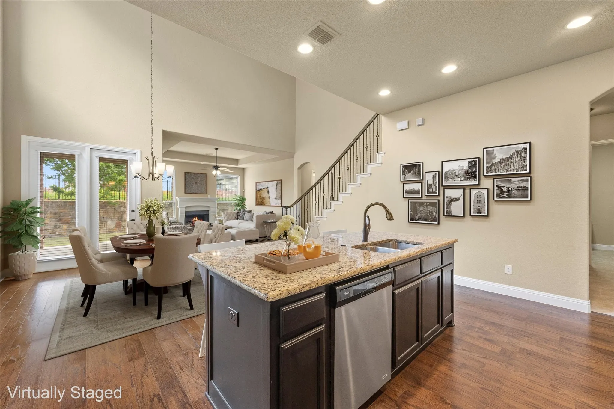 Single Family Residence For Sale in Rockwall County , 1555 Sonnet Drive, Heath, Texas 75126, 4 Bedroom, 4 Bathroom, 2 Garage spaces, 3,193 Sqft, built in 2016, Preowned, mls#21102589, Real Estate Agent in Heath, Homes For Sale in Rockwall county, Homes For Sale in Heath, Realtor in Heath Texas, Real Estate Brokerage Independent Realty Texas, Luminita Cordes Realtor
