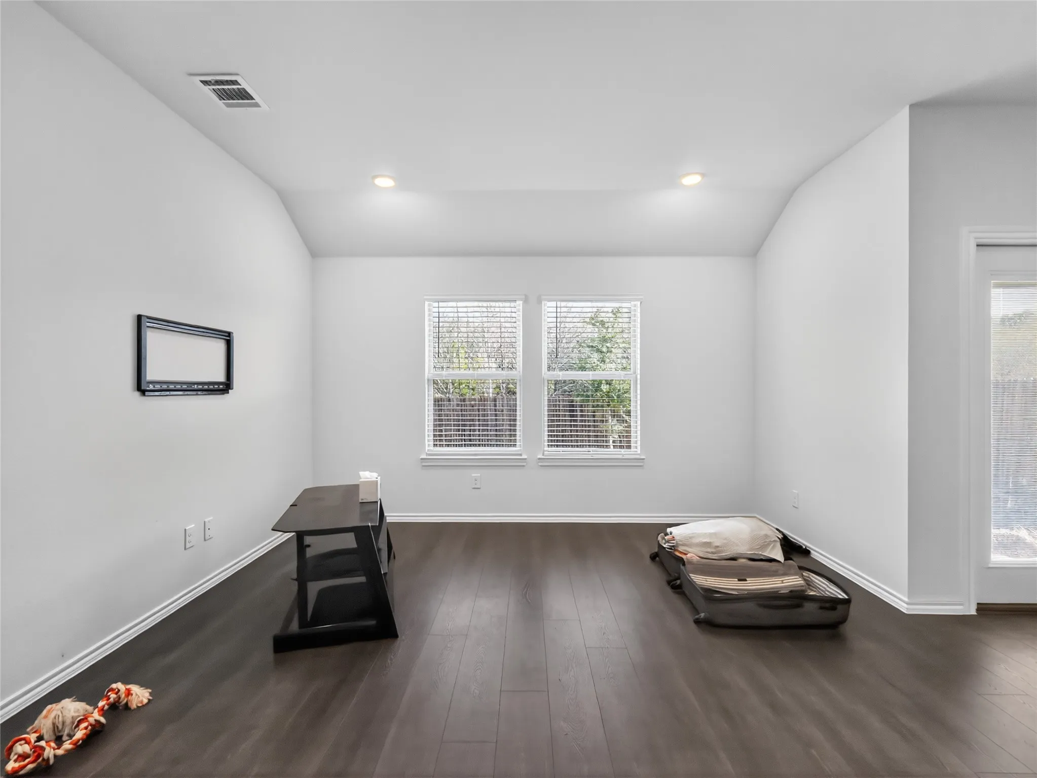 Single Family Residence For Sale in Hunt County , 111 Smarty Jones Street, Caddo Mills, Texas 75135, 4 Bedroom, 2 Bathroom, 2 Garage spaces, 1,525 Sqft, built in 2021, Price $212,000, mls#21101575, Real Estate Agent in Caddo Mills, Homes For Sale in Hunt county, Homes For Sale in Caddo Mills, Realtor in Caddo Mills Texas, Real Estate Brokerage Independent Realty Texas, Luminita Cordes Realtor