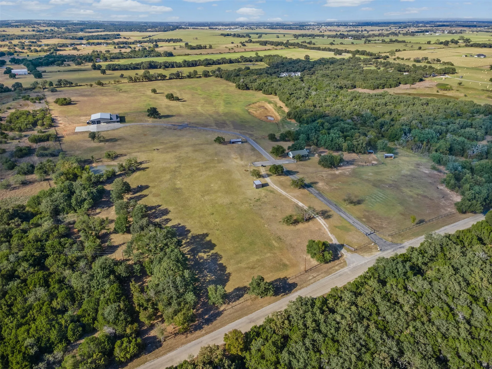 Single Family Residence For Sale in Hood County , 9700 Nix Road, Tolar, Texas 76476, 4 Bedroom, 6 Bathroom, 8 Garage spaces, 4,600 Sqft, built in 2024, Preowned, mls#21084183, Real Estate Agent in Tolar, Homes For Sale in Hood county, Homes For Sale in Tolar, Realtor in Tolar Texas, Real Estate Brokerage Independent Realty Texas, Luminita Cordes Realtor