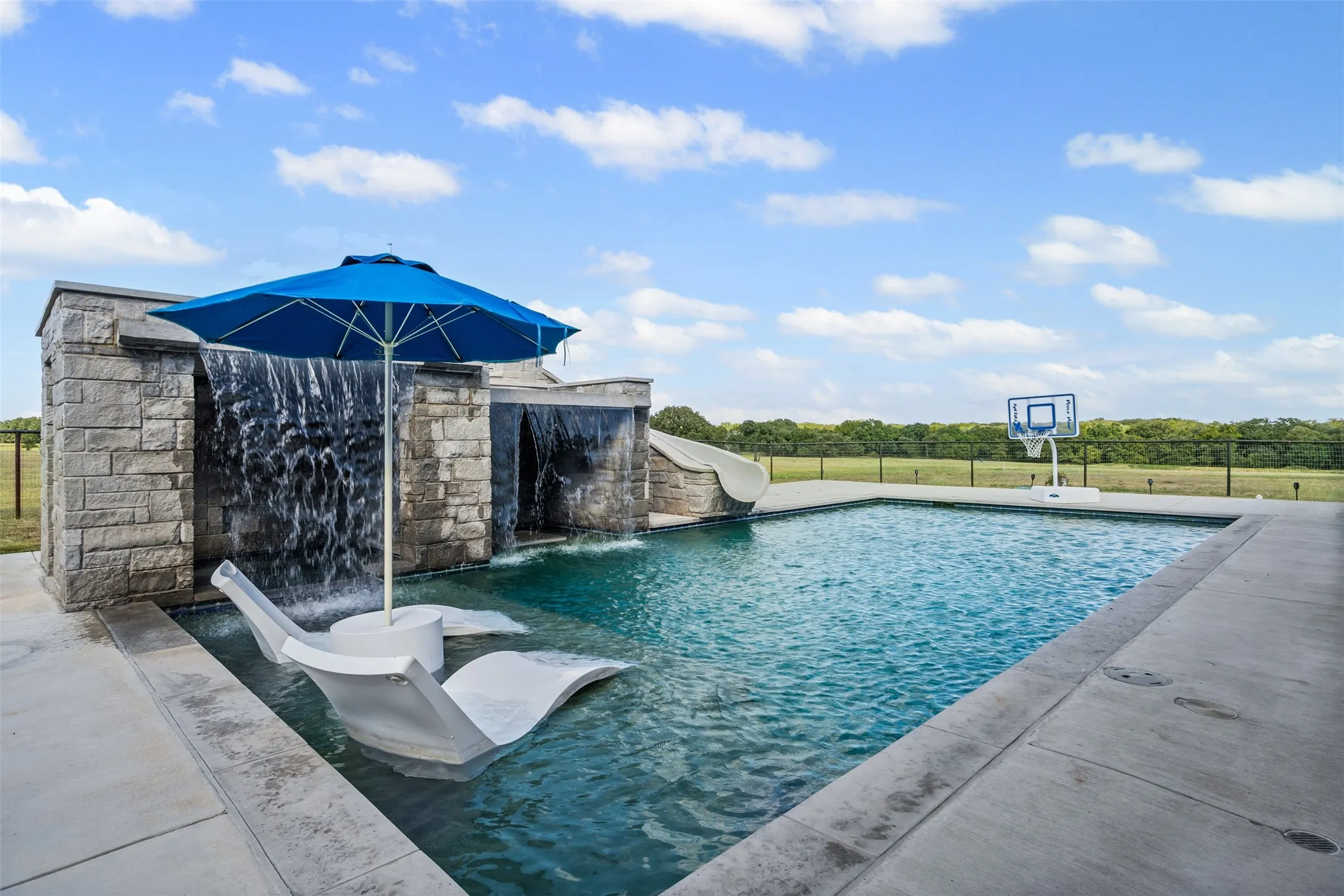 Single Family Residence For Sale in Hood County , 9700 Nix Road, Tolar, Texas 76476, 4 Bedroom, 6 Bathroom, 8 Garage spaces, 4,600 Sqft, built in 2024, Preowned, mls#21084183, Real Estate Agent in Tolar, Homes For Sale in Hood county, Homes For Sale in Tolar, Realtor in Tolar Texas, Real Estate Brokerage Independent Realty Texas, Luminita Cordes Realtor