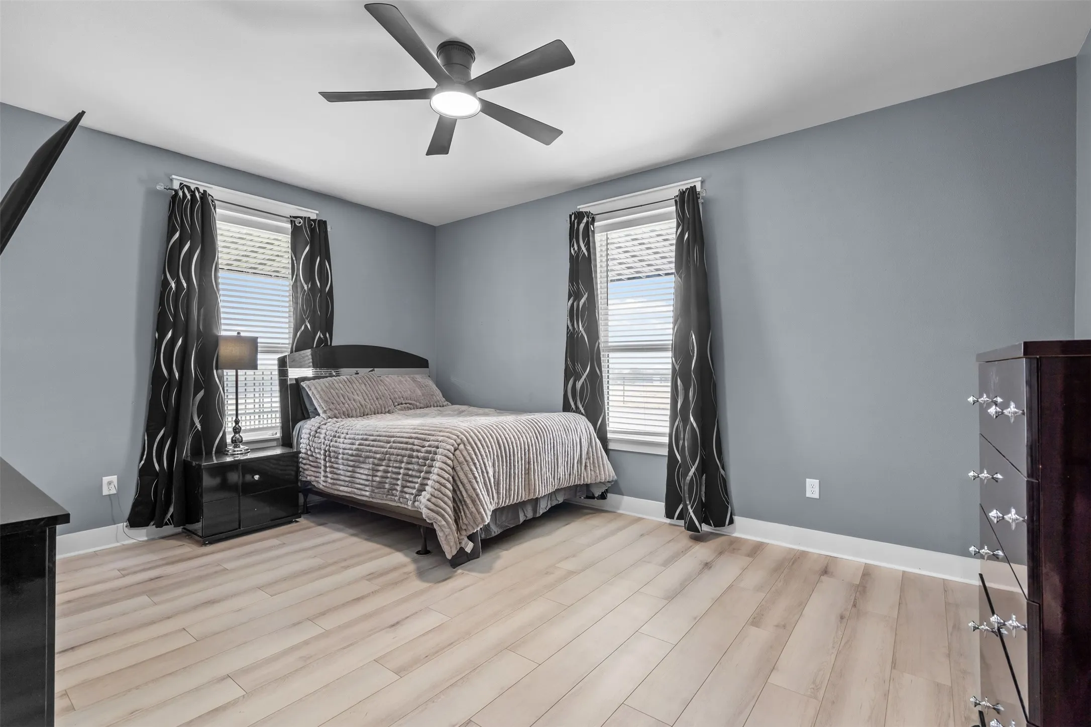 Single Family Residence For Sale in Hood County , 9700 Nix Road, Tolar, Texas 76476, 4 Bedroom, 6 Bathroom, 8 Garage spaces, 4,600 Sqft, built in 2024, Preowned, mls#21084183, Real Estate Agent in Tolar, Homes For Sale in Hood county, Homes For Sale in Tolar, Realtor in Tolar Texas, Real Estate Brokerage Independent Realty Texas, Luminita Cordes Realtor