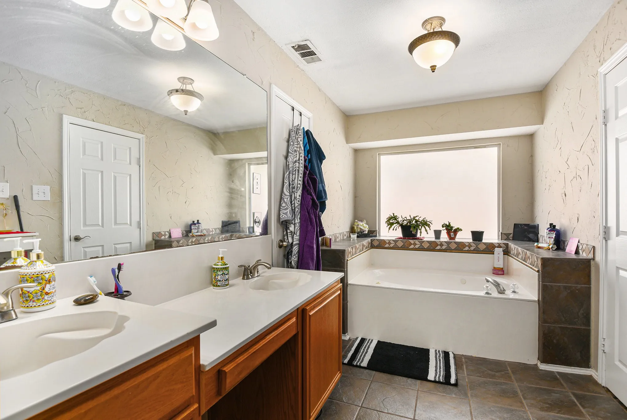 Single Family Residence For Sale in Tarrant County , 1229 Topeka Drive, Saginaw, Texas 76131, 6 Bedroom, 3 Bathroom, 2 Garage spaces, 3,981 Sqft, built in 1999, Preowned, mls#21103708, Real Estate Agent in Saginaw, Homes For Sale in Tarrant county, Homes For Sale in Saginaw, Realtor in Saginaw Texas, Real Estate Brokerage Independent Realty Texas, Luminita Cordes Realtor