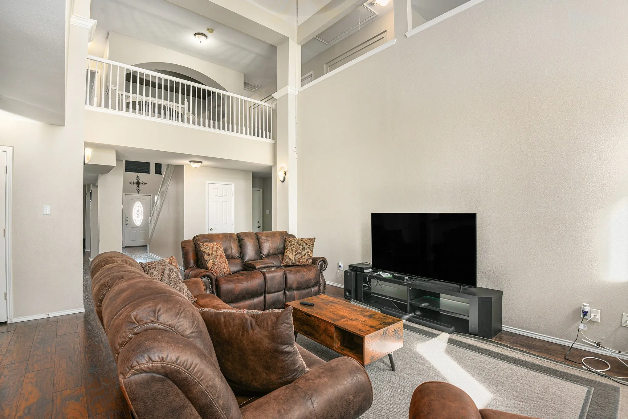 Single Family Residence For Sale in Tarrant County , 1229 Topeka Drive, Saginaw, Texas 76131, 6 Bedroom, 3 Bathroom, 2 Garage spaces, 3,981 Sqft, built in 1999, Preowned, mls#21103708, Real Estate Agent in Saginaw, Homes For Sale in Tarrant county, Homes For Sale in Saginaw, Realtor in Saginaw Texas, Real Estate Brokerage Independent Realty Texas, Luminita Cordes Realtor