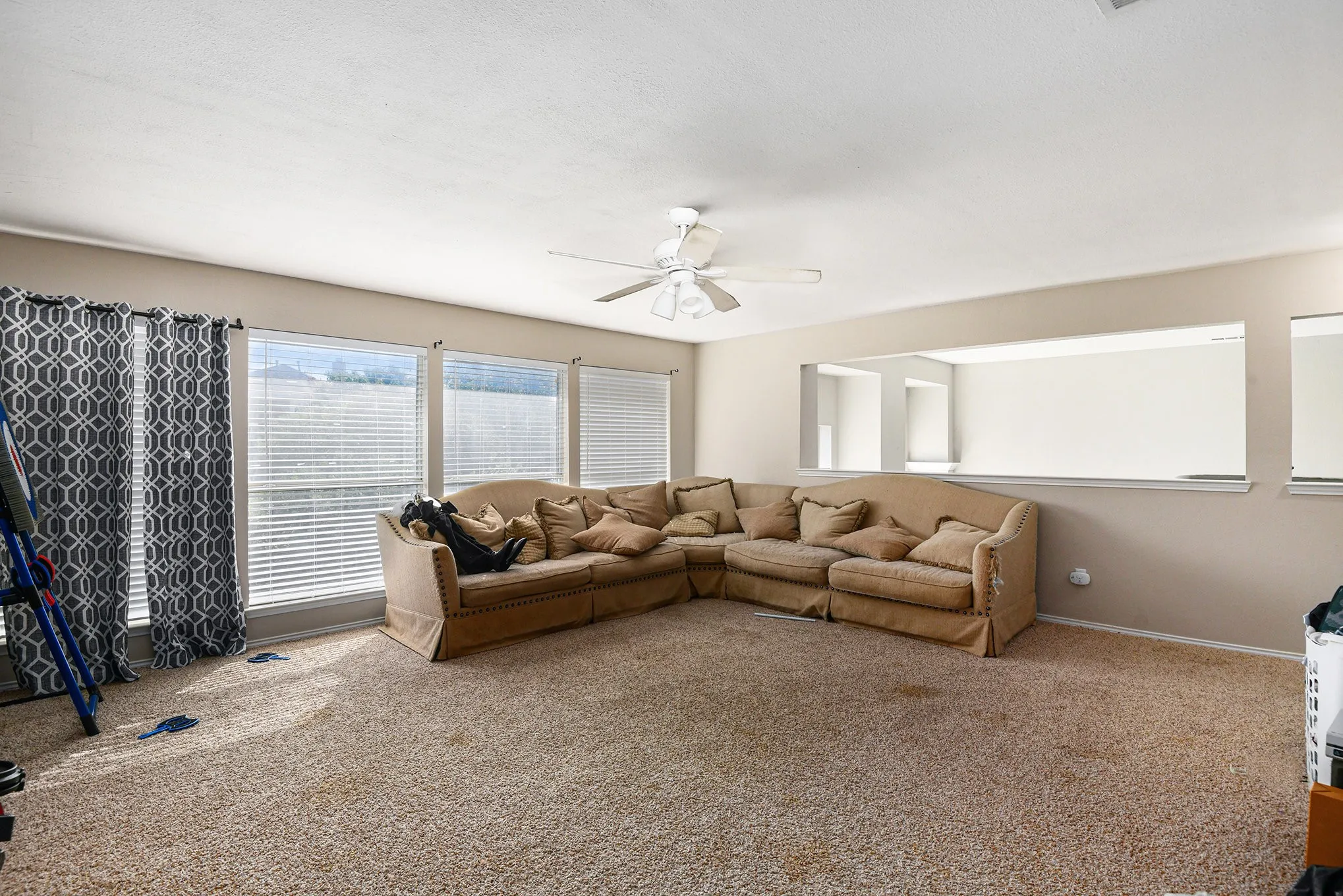 Single Family Residence For Sale in Tarrant County , 1229 Topeka Drive, Saginaw, Texas 76131, 6 Bedroom, 3 Bathroom, 2 Garage spaces, 3,981 Sqft, built in 1999, Preowned, mls#21103708, Real Estate Agent in Saginaw, Homes For Sale in Tarrant county, Homes For Sale in Saginaw, Realtor in Saginaw Texas, Real Estate Brokerage Independent Realty Texas, Luminita Cordes Realtor