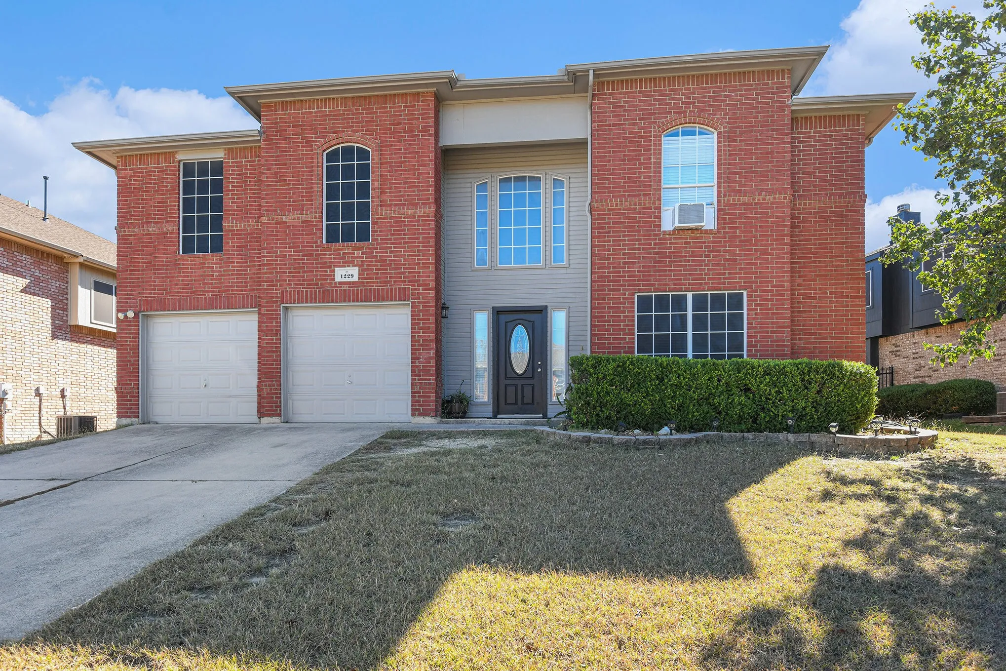 Single Family Residence For Sale in Tarrant County , 1229 Topeka Drive, Saginaw, Texas 76131, 6 Bedroom, 3 Bathroom, 2 Garage spaces, 3,981 Sqft, built in 1999, Preowned, mls#21103708, Real Estate Agent in Saginaw, Homes For Sale in Tarrant county, Homes For Sale in Saginaw, Realtor in Saginaw Texas, Real Estate Brokerage Independent Realty Texas, Luminita Cordes Realtor
