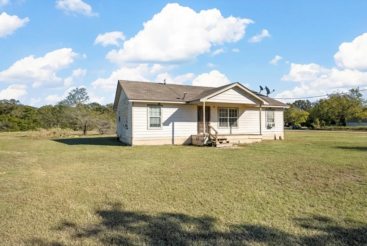 Single Family Residence For Sale in Mc Lennan County , 5288 Ft Graham Road, West, Texas 76691, 3 Bedrooms, 2 Bathrooms, Garage spaces, 1,232 Sqft, built in 2003, Price $175,000, mls#21103610, Real Estate Agent in West, Homes For Sale in Mc Lennan county, Homes For Sale in West, Realtor in West Texas, Real Estate Brokerage Independent Realty Texas, Luminita Cordes Realtor