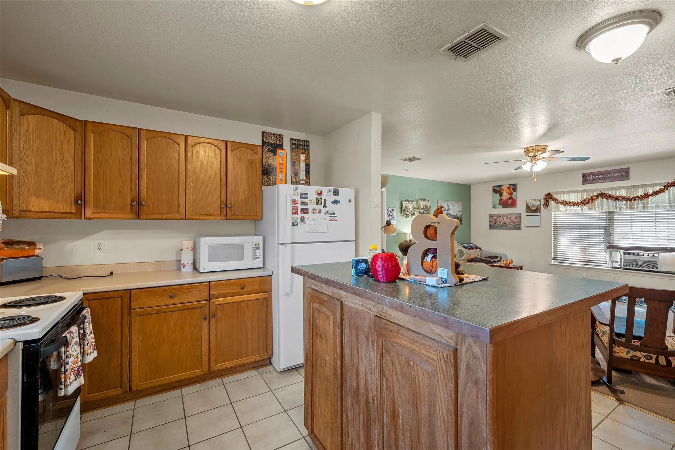 Single Family Residence For Sale in Mc Lennan County , 5288 Ft Graham Road, West, Texas 76691, 3 Bedrooms, 2 Bathrooms, Garage spaces, 1,232 Sqft, built in 2003, Price $175,000, mls#21103610, Real Estate Agent in West, Homes For Sale in Mc Lennan county, Homes For Sale in West, Realtor in West Texas, Real Estate Brokerage Independent Realty Texas, Luminita Cordes Realtor