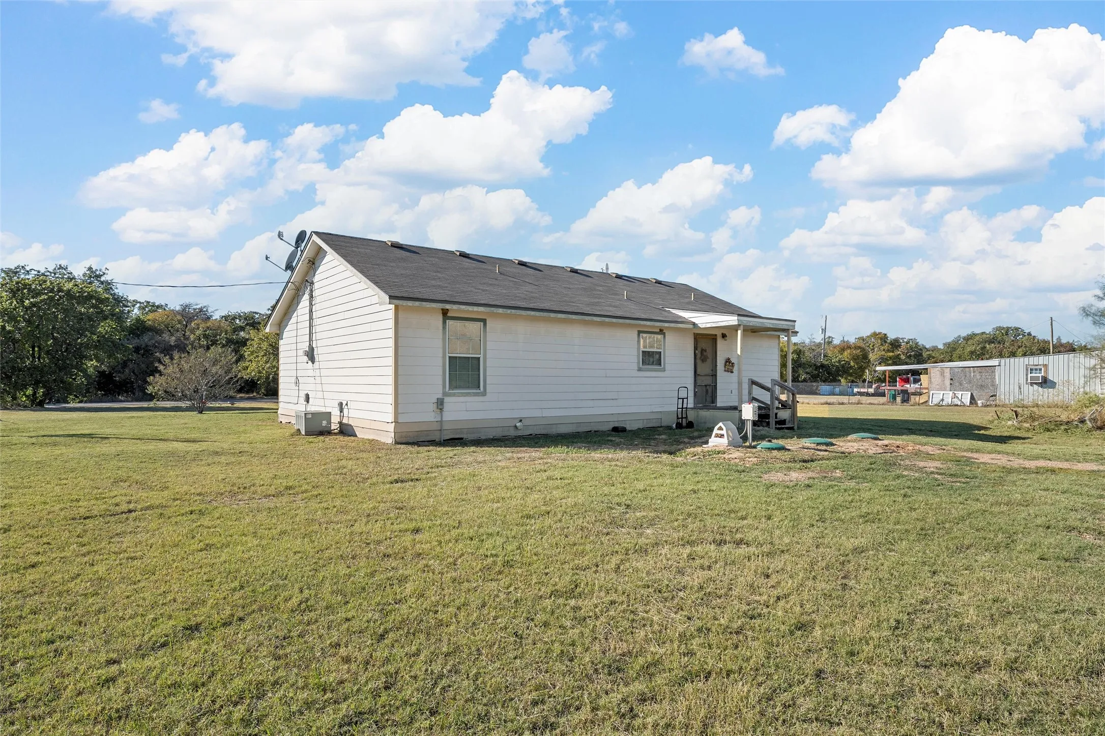 Single Family Residence For Sale in Mc Lennan County , 5288 Ft Graham Road, West, Texas 76691, 3 Bedrooms, 2 Bathrooms, Garage spaces, 1,232 Sqft, built in 2003, Price $175,000, mls#21103610, Real Estate Agent in West, Homes For Sale in Mc Lennan county, Homes For Sale in West, Realtor in West Texas, Real Estate Brokerage Independent Realty Texas, Luminita Cordes Realtor