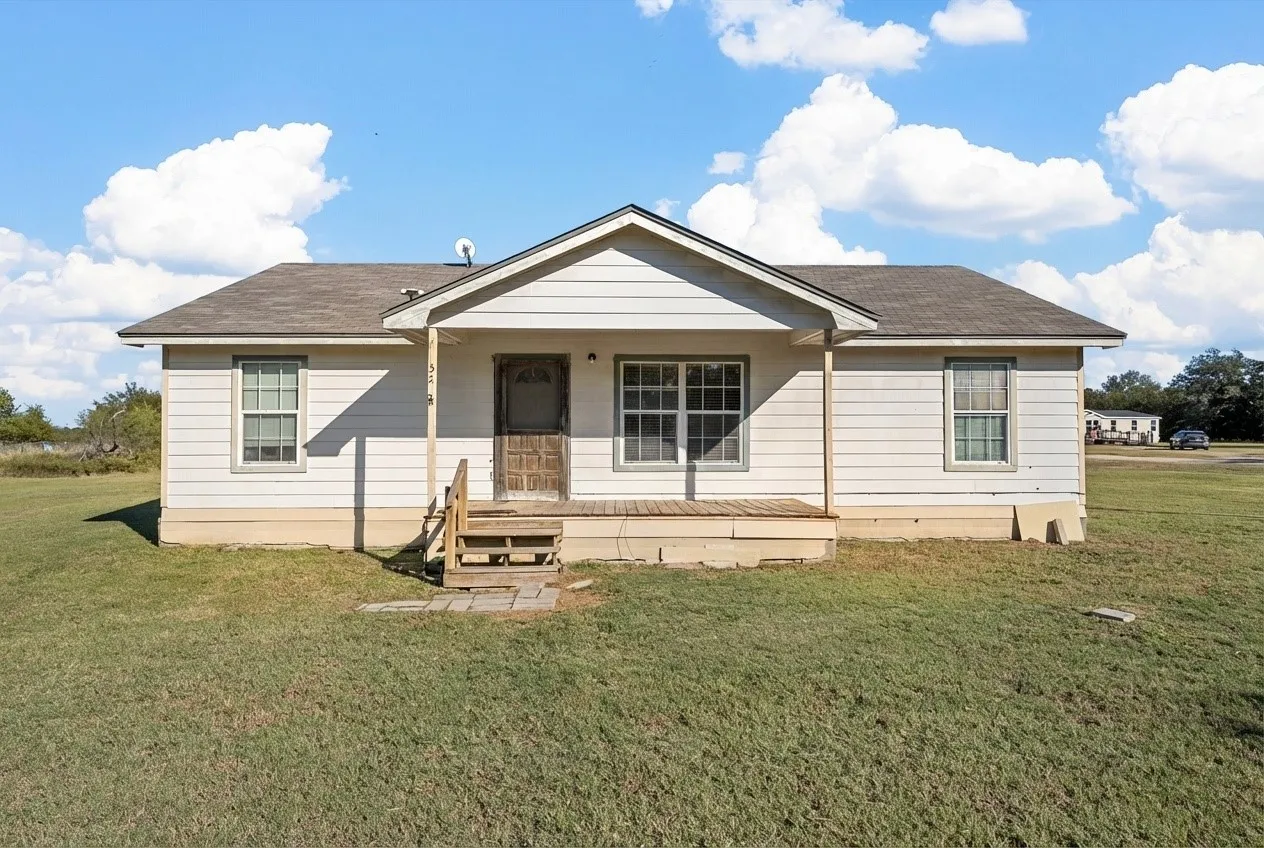 Single Family Residence For Sale in Mc Lennan County , 5288 Ft Graham Road, West, Texas 76691, 3 Bedrooms, 2 Bathrooms, Garage spaces, 1,232 Sqft, built in 2003, Price $175,000, mls#21103610, Real Estate Agent in West, Homes For Sale in Mc Lennan county, Homes For Sale in West, Realtor in West Texas, Real Estate Brokerage Independent Realty Texas, Luminita Cordes Realtor