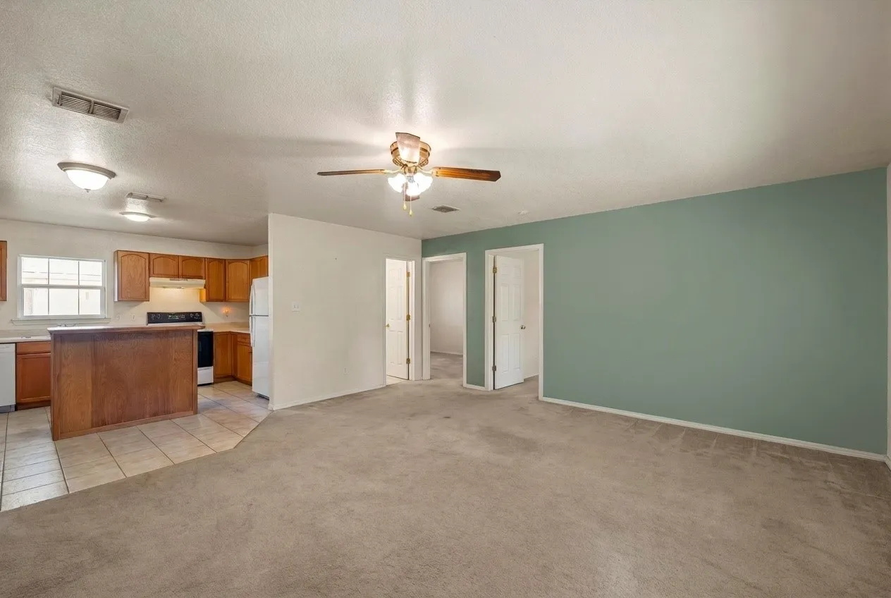 Single Family Residence For Sale in Mc Lennan County , 5288 Ft Graham Road, West, Texas 76691, 3 Bedrooms, 2 Bathrooms, Garage spaces, 1,232 Sqft, built in 2003, Price $175,000, mls#21103610, Real Estate Agent in West, Homes For Sale in Mc Lennan county, Homes For Sale in West, Realtor in West Texas, Real Estate Brokerage Independent Realty Texas, Luminita Cordes Realtor