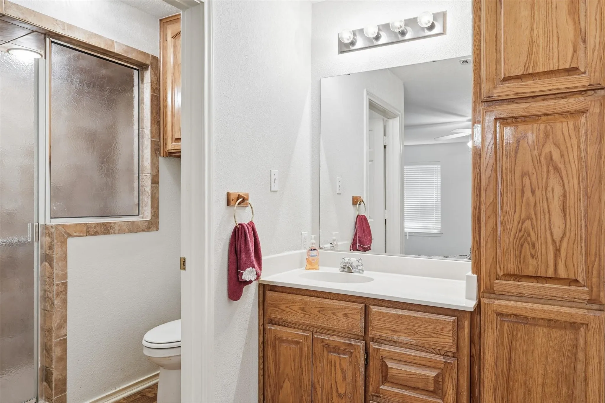 Single Family Residence For Sale in Tarrant County , 11320 Willow Springs Road, Haslet, Texas 76052, 3 Bedroom, 2 Bathroom, 1 Garage spaces, 1,554 Sqft, built in 1998, Preowned, mls#21103952, Real Estate Agent in Haslet, Homes For Sale in Tarrant county, Homes For Sale in Haslet, Realtor in Haslet Texas, Real Estate Brokerage Independent Realty Texas, Luminita Cordes Realtor