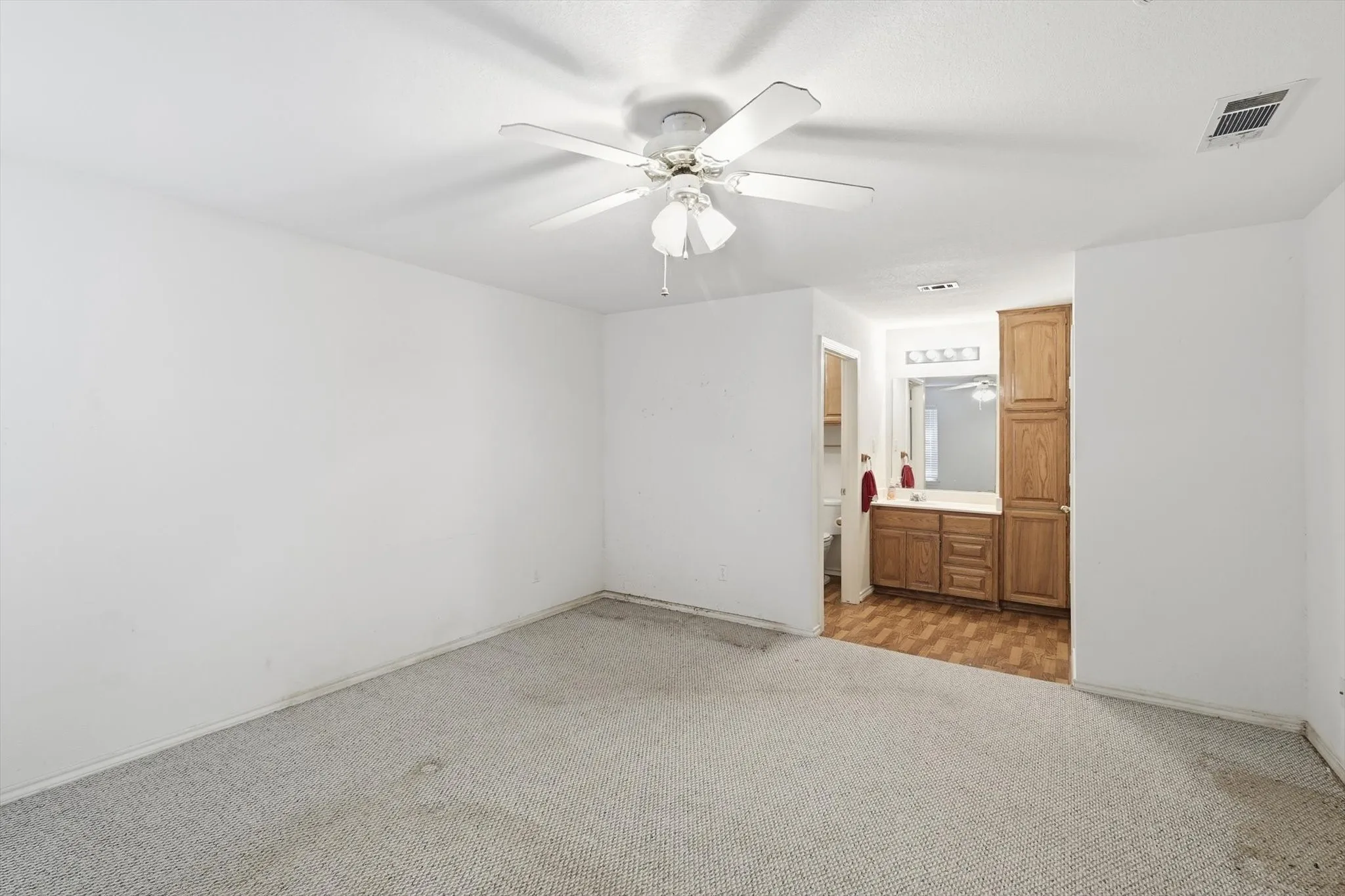 Single Family Residence For Sale in Tarrant County , 11320 Willow Springs Road, Haslet, Texas 76052, 3 Bedroom, 2 Bathroom, 1 Garage spaces, 1,554 Sqft, built in 1998, Preowned, mls#21103952, Real Estate Agent in Haslet, Homes For Sale in Tarrant county, Homes For Sale in Haslet, Realtor in Haslet Texas, Real Estate Brokerage Independent Realty Texas, Luminita Cordes Realtor