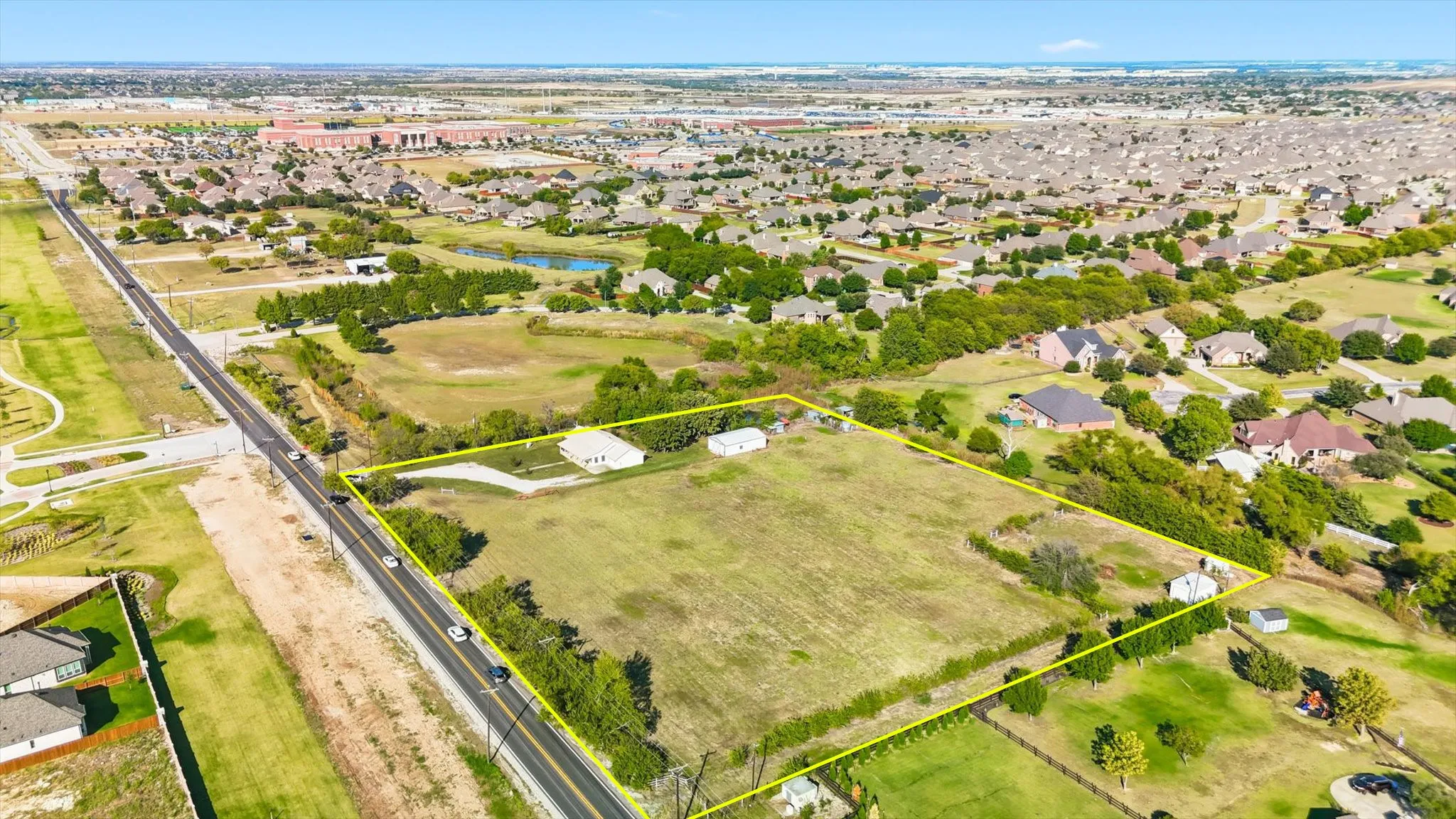 Single Family Residence For Sale in Tarrant County , 11320 Willow Springs Road, Haslet, Texas 76052, 3 Bedroom, 2 Bathroom, 1 Garage spaces, 1,554 Sqft, built in 1998, Preowned, mls#21103952, Real Estate Agent in Haslet, Homes For Sale in Tarrant county, Homes For Sale in Haslet, Realtor in Haslet Texas, Real Estate Brokerage Independent Realty Texas, Luminita Cordes Realtor