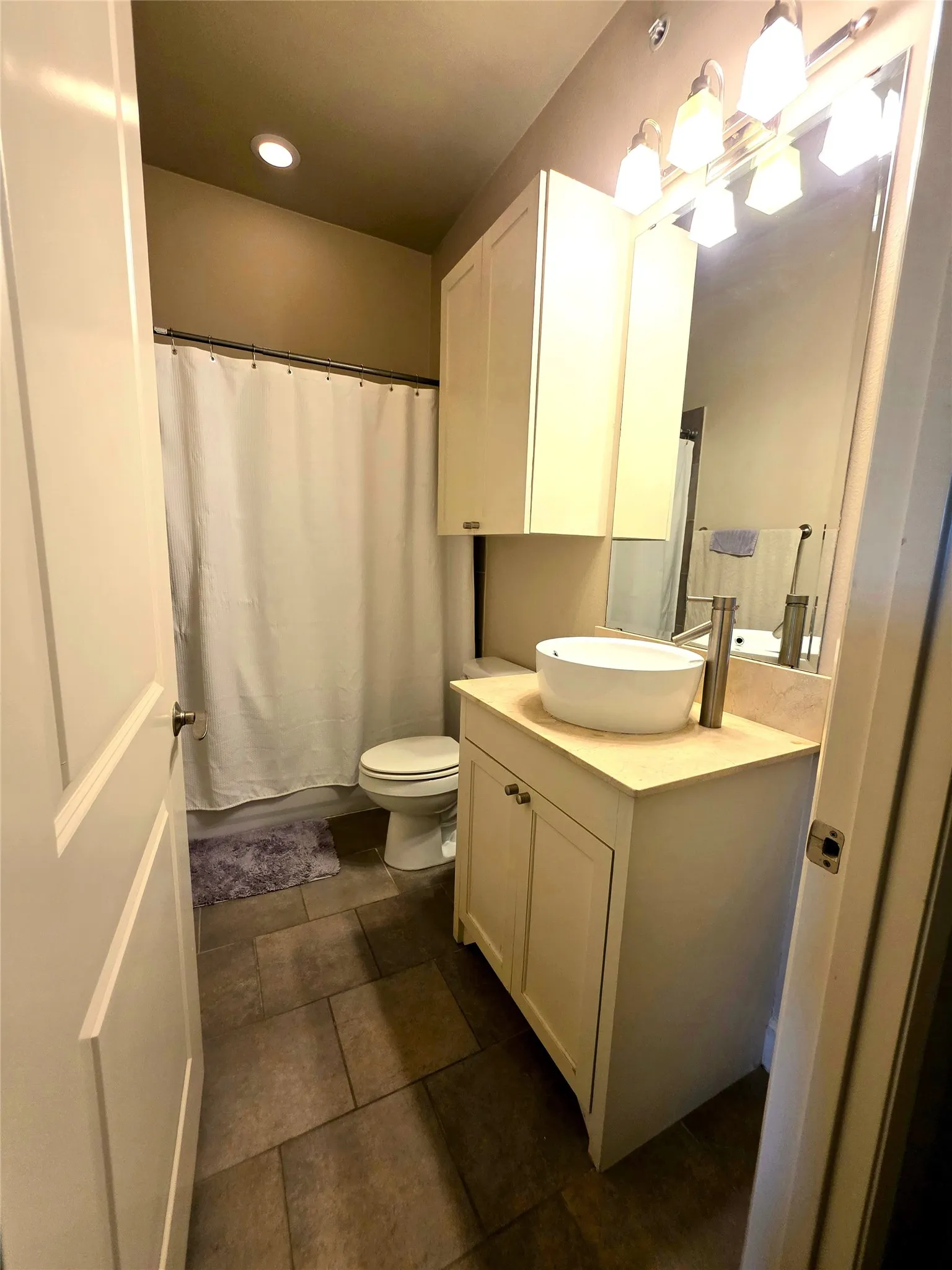 Condominium For Rent in Tarrant County , 2800 Sandage Avenue 206, Fort Worth, Texas 76109, 3 Bedrooms, 3 Bathrooms, 2 Garage spaces, 1,866 Sqft, built in 2008, Preowned, Price $3,150, mls#21098694, Real Estate Agent in Fort Worth, Homes For Rent in Tarrant county, Homes For Rent in Fort Worth, Realtor in Fort Worth Texas, Real Estate Brokerage Independent Realty Texas, Luminita Cordes Realtor