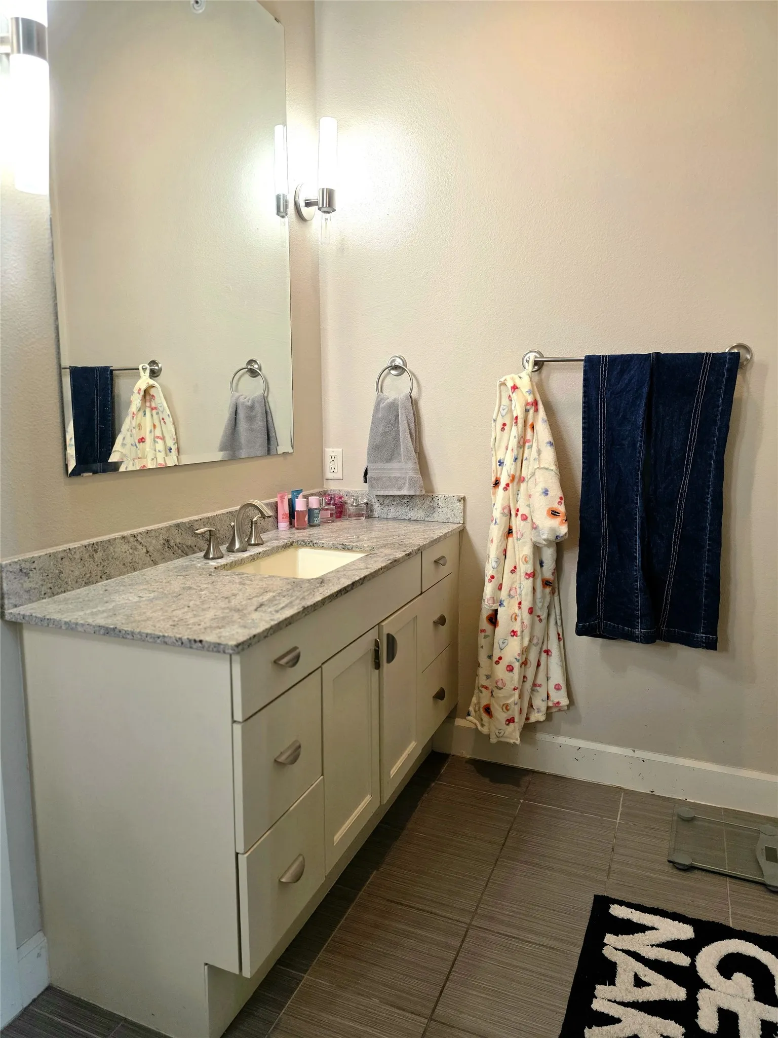 Condominium For Rent in Tarrant County , 2800 Sandage Avenue 206, Fort Worth, Texas 76109, 3 Bedrooms, 3 Bathrooms, 2 Garage spaces, 1,866 Sqft, built in 2008, Preowned, Price $3,150, mls#21098694, Real Estate Agent in Fort Worth, Homes For Rent in Tarrant county, Homes For Rent in Fort Worth, Realtor in Fort Worth Texas, Real Estate Brokerage Independent Realty Texas, Luminita Cordes Realtor