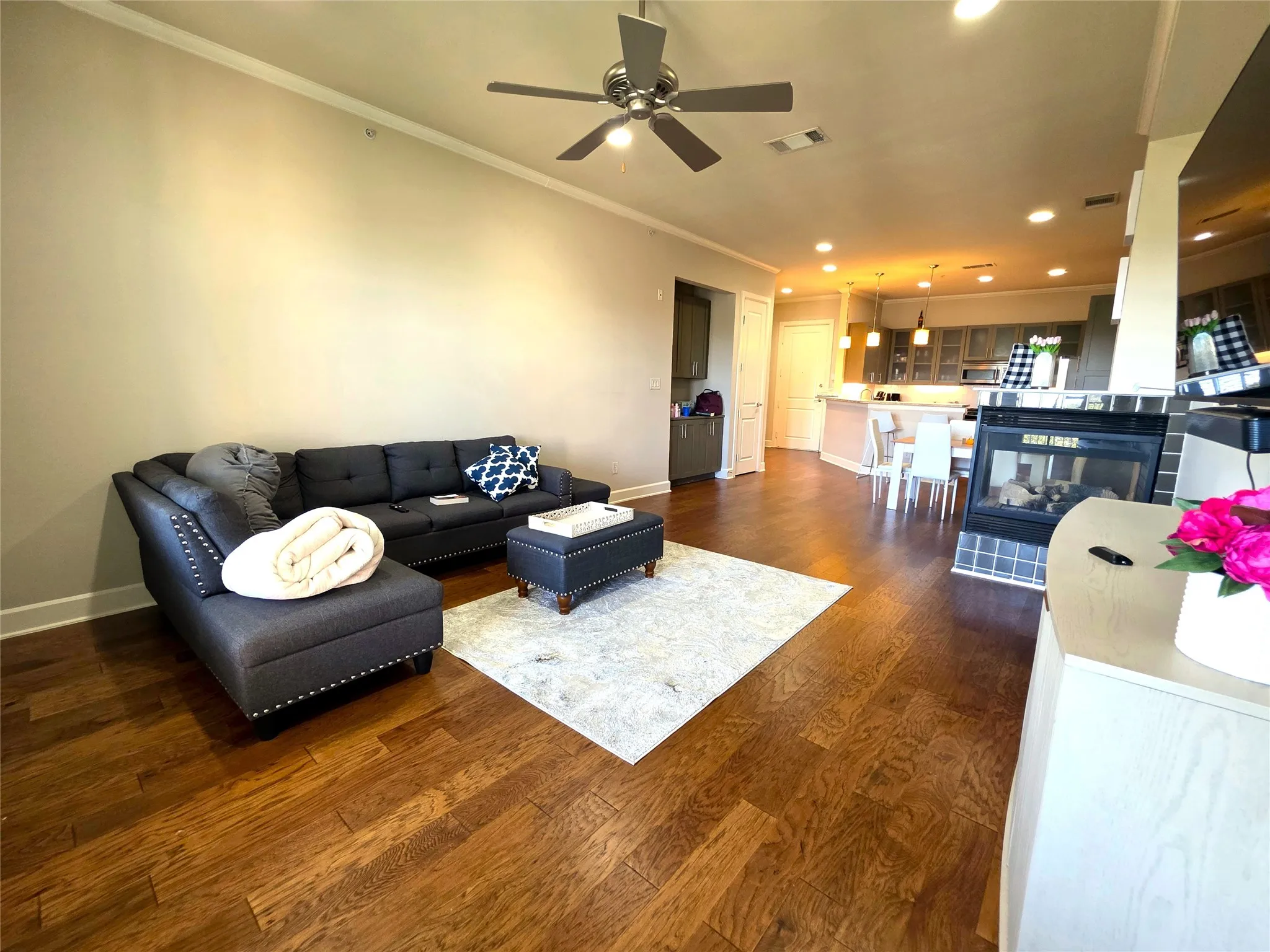 Condominium For Rent in Tarrant County , 2800 Sandage Avenue 206, Fort Worth, Texas 76109, 3 Bedrooms, 3 Bathrooms, 2 Garage spaces, 1,866 Sqft, built in 2008, Preowned, Price $3,150, mls#21098694, Real Estate Agent in Fort Worth, Homes For Rent in Tarrant county, Homes For Rent in Fort Worth, Realtor in Fort Worth Texas, Real Estate Brokerage Independent Realty Texas, Luminita Cordes Realtor