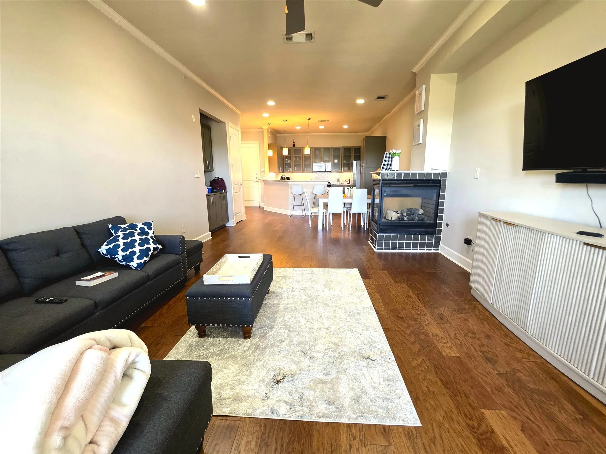 Condominium For Rent in Tarrant County , 2800 Sandage Avenue 206, Fort Worth, Texas 76109, 3 Bedrooms, 3 Bathrooms, 2 Garage spaces, 1,866 Sqft, built in 2008, Preowned, Price $3,150, mls#21098694, Real Estate Agent in Fort Worth, Homes For Rent in Tarrant county, Homes For Rent in Fort Worth, Realtor in Fort Worth Texas, Real Estate Brokerage Independent Realty Texas, Luminita Cordes Realtor