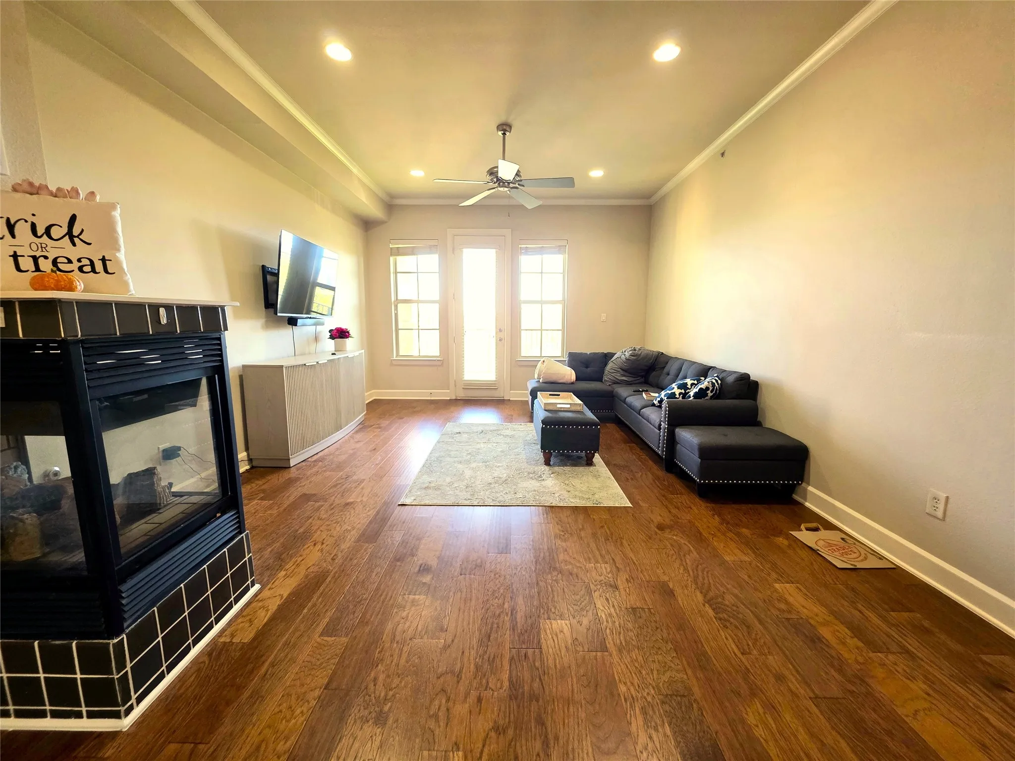 Condominium For Rent in Tarrant County , 2800 Sandage Avenue 206, Fort Worth, Texas 76109, 3 Bedrooms, 3 Bathrooms, 2 Garage spaces, 1,866 Sqft, built in 2008, Preowned, Price $3,150, mls#21098694, Real Estate Agent in Fort Worth, Homes For Rent in Tarrant county, Homes For Rent in Fort Worth, Realtor in Fort Worth Texas, Real Estate Brokerage Independent Realty Texas, Luminita Cordes Realtor