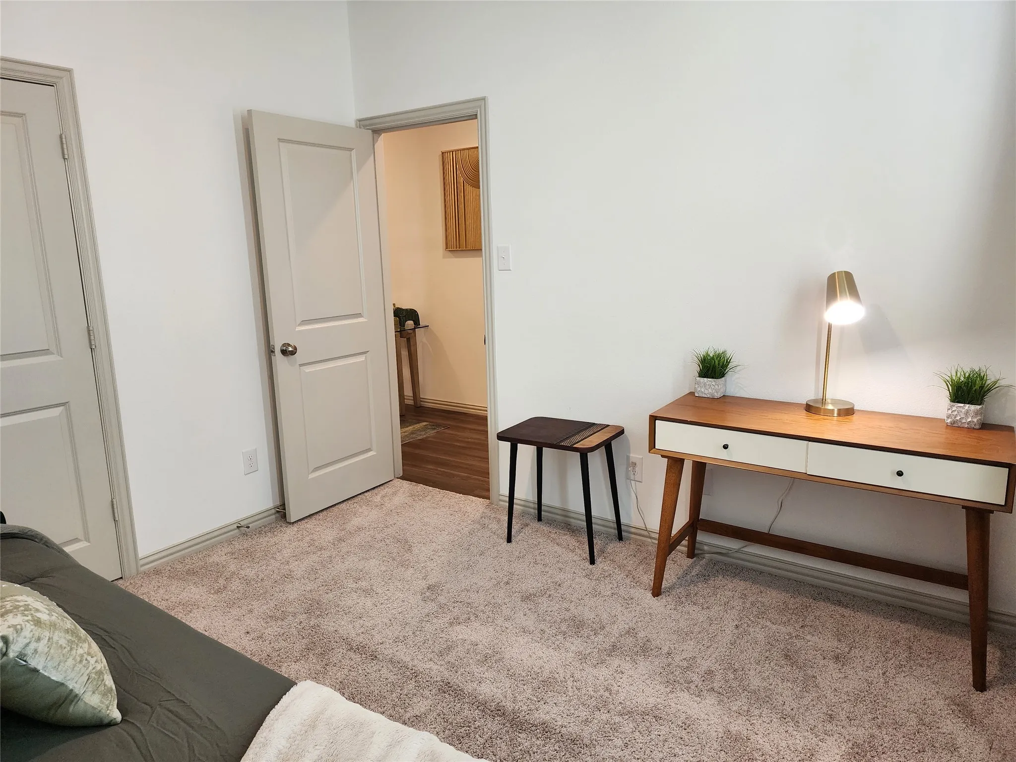 Townhouse For Rent in Tarrant County , 4704 Haltom Road, Haltom City, Texas 76117, 2 Bedroom, 2 Bathroom, 1 Garage spaces, 1,161 Sqft, built in 2022, New Construction - Complete, mls#21103422, Real Estate Agent in Haltom City, Homes For Rent in Tarrant county, Homes For Rent in Haltom City, Realtor in Haltom City Texas, Real Estate Brokerage Independent Realty Texas, Luminita Cordes Realtor