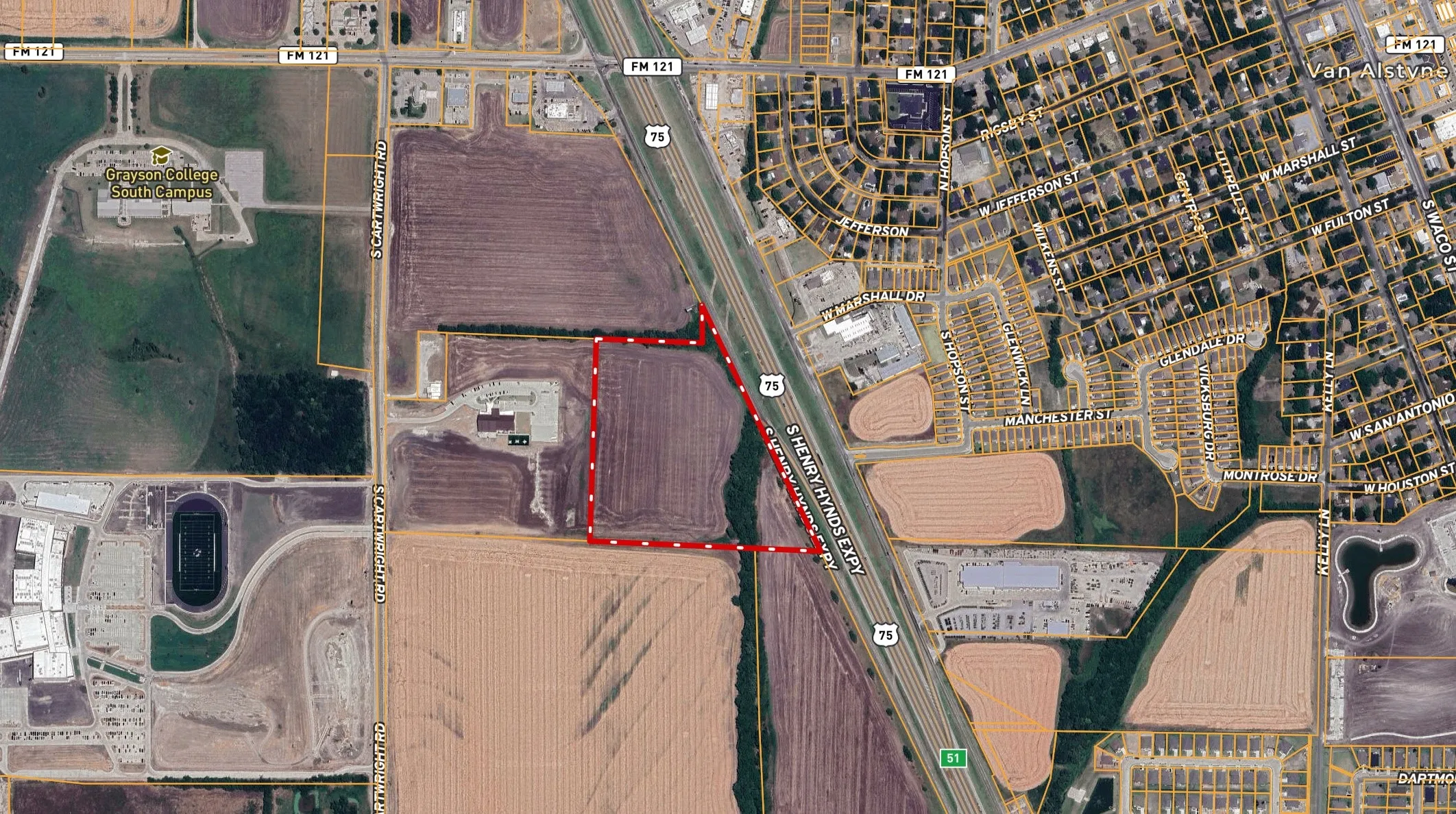 Aerial map of property and surrounding area featuring property boundaries highlighted