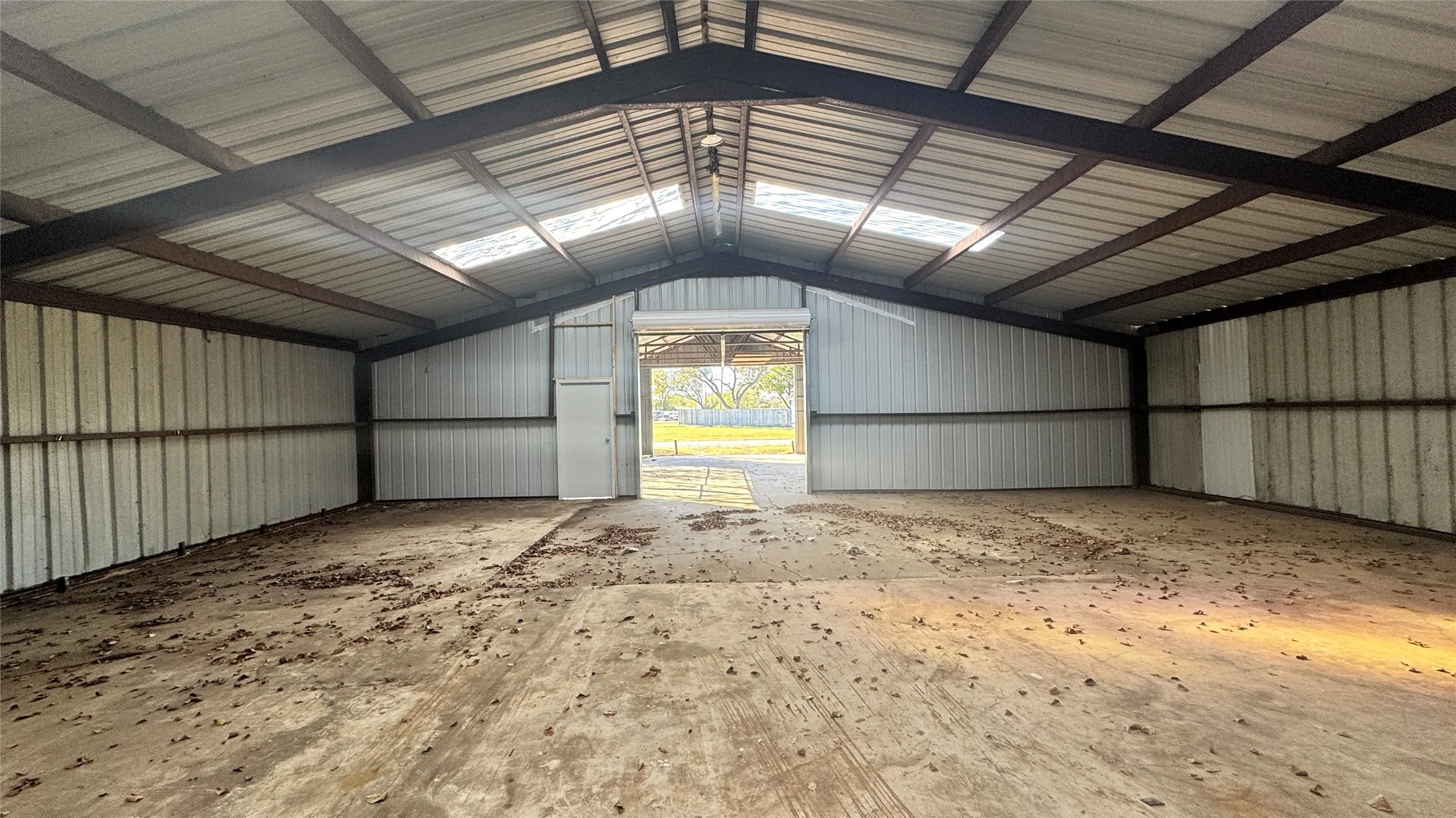 Warehouse For Sale in Van Zandt County , 231 Ash Lane, Wills Point, Texas 75169, 0, 0, Garage spaces, 0 Sqft, built in 1960, Preowned, Price $179,900, mls#21104775, Real Estate Agent in Wills Point, Homes For Sale in Van Zandt county, Homes For Sale in Wills Point, Realtor in Wills Point Texas, Real Estate Brokerage Independent Realty Texas, Luminita Cordes Realtor