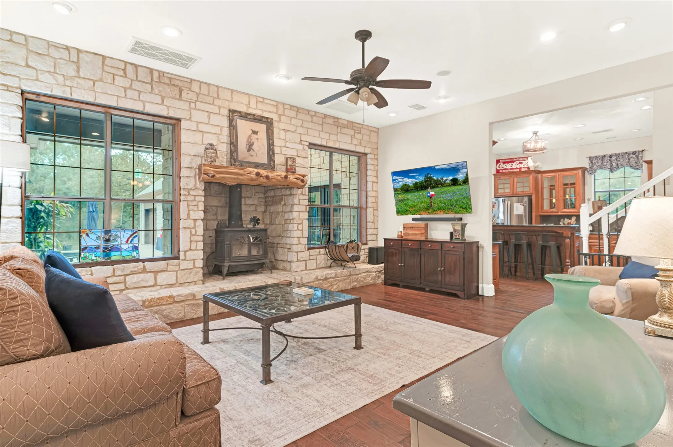 Single Family Residence For Sale in Kaufman County , 1166 Winding Wood Trail, Scurry, Texas 75158, 4 Bedroom, 5 Bathroom, 3 Garage spaces, 4,116 Sqft, built in 2006, mls#21097371, Real Estate Agent in Scurry, Homes For Sale in Kaufman county, Homes For Sale in Scurry, Realtor in Scurry Texas, Real Estate Brokerage Independent Realty Texas, Luminita Cordes Realtor