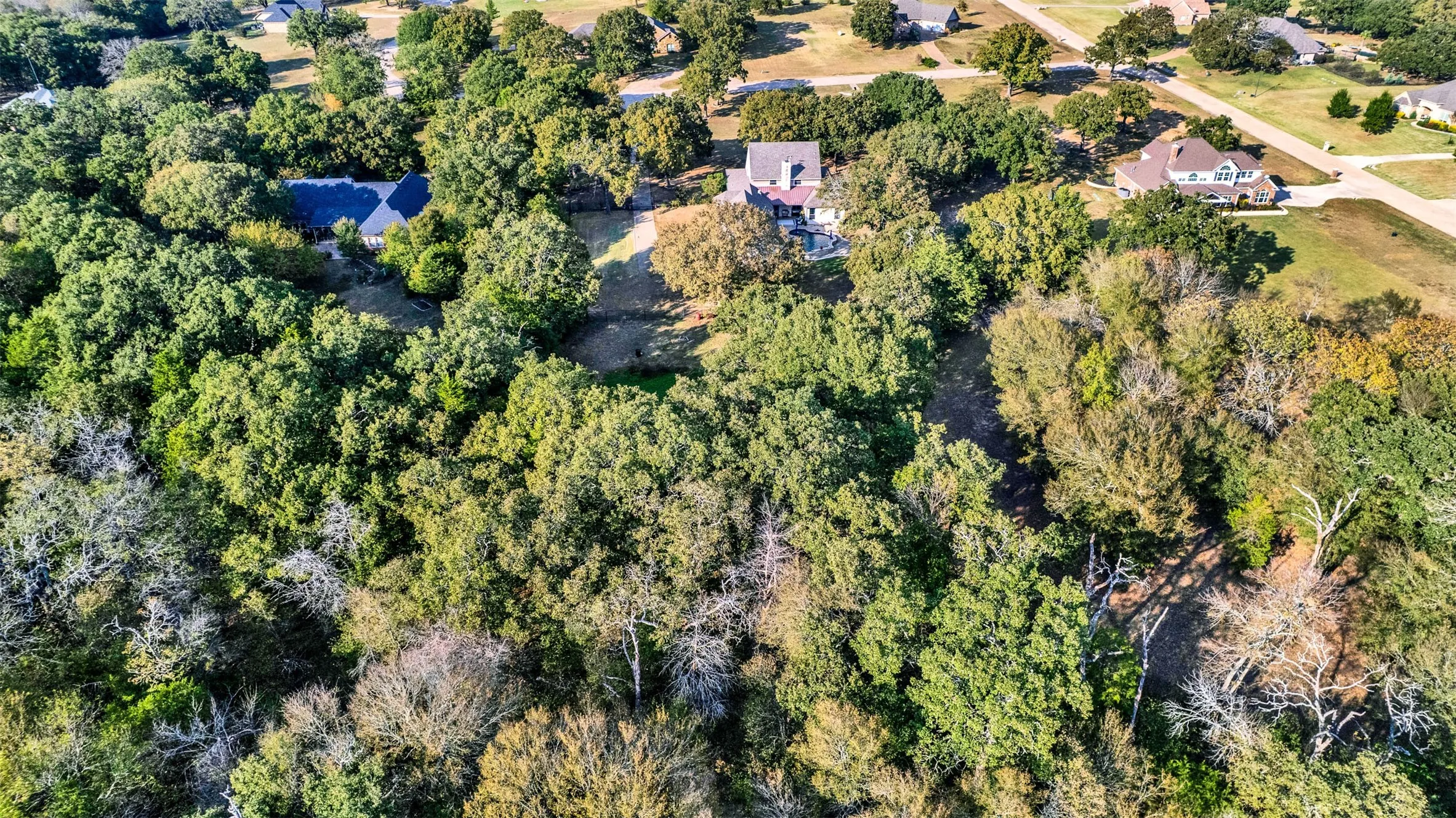 Single Family Residence For Sale in Kaufman County , 1166 Winding Wood Trail, Scurry, Texas 75158, 4 Bedroom, 5 Bathroom, 3 Garage spaces, 4,116 Sqft, built in 2006, mls#21097371, Real Estate Agent in Scurry, Homes For Sale in Kaufman county, Homes For Sale in Scurry, Realtor in Scurry Texas, Real Estate Brokerage Independent Realty Texas, Luminita Cordes Realtor